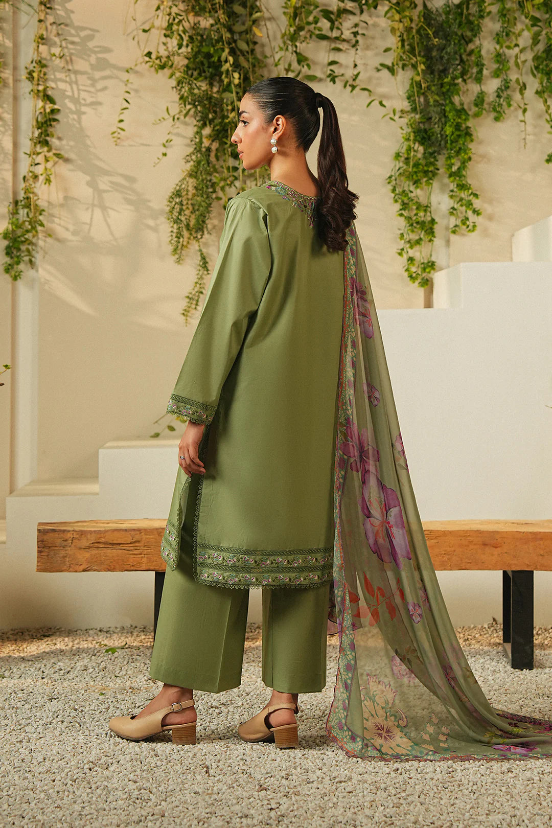 Mannat 3Pc Embriodered Lawn Suit Frost gulbuy.com