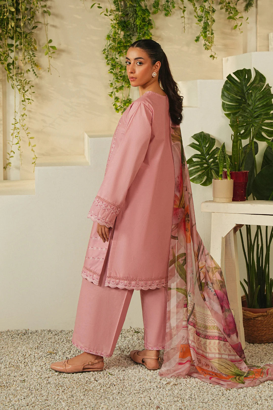 Mannat 3Pc Embriodered Lawn Suit Pinkveil gulbuy.com
