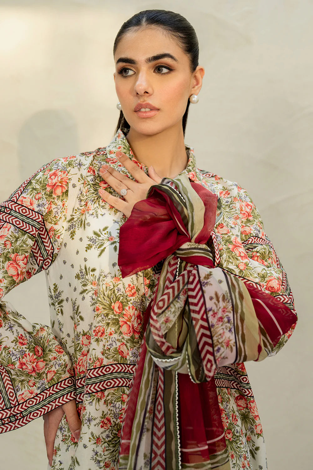 Jazmin 3Pc Digital Printed Lawn Suit USE-9198 gulbuy.com