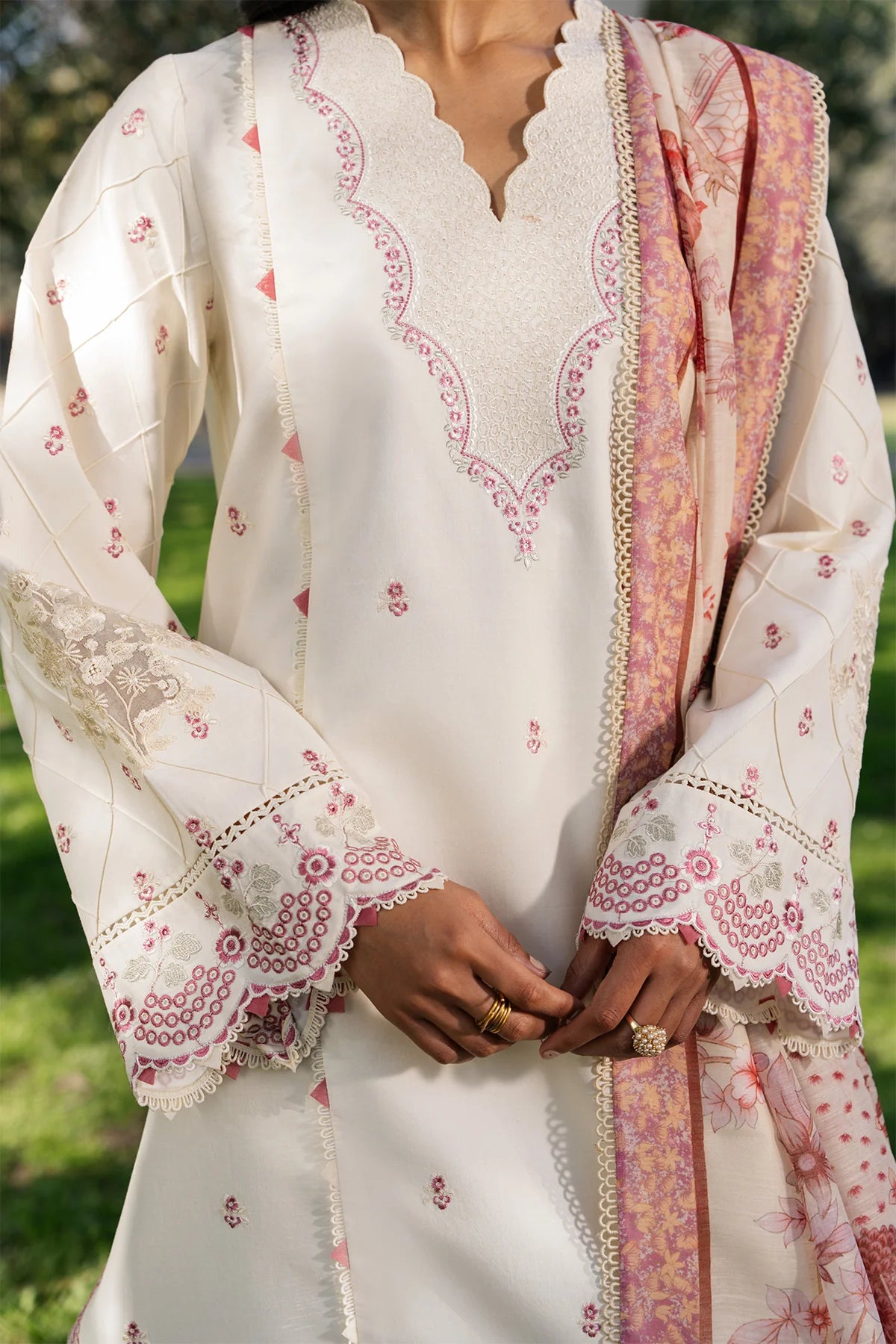 Ziva 3Pc Embroidered Lawn Suit Lune gulbuy.com