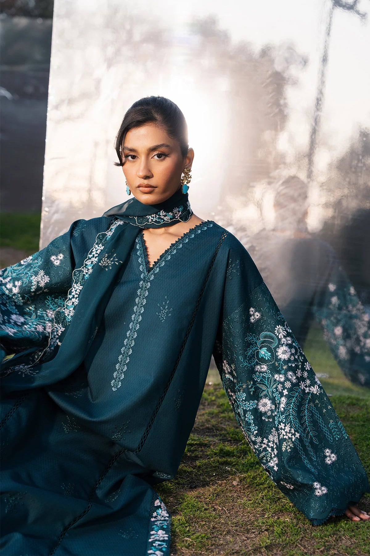 Ziva 3Pc Embroidered Lawn Suit Zarine gulbuy.com