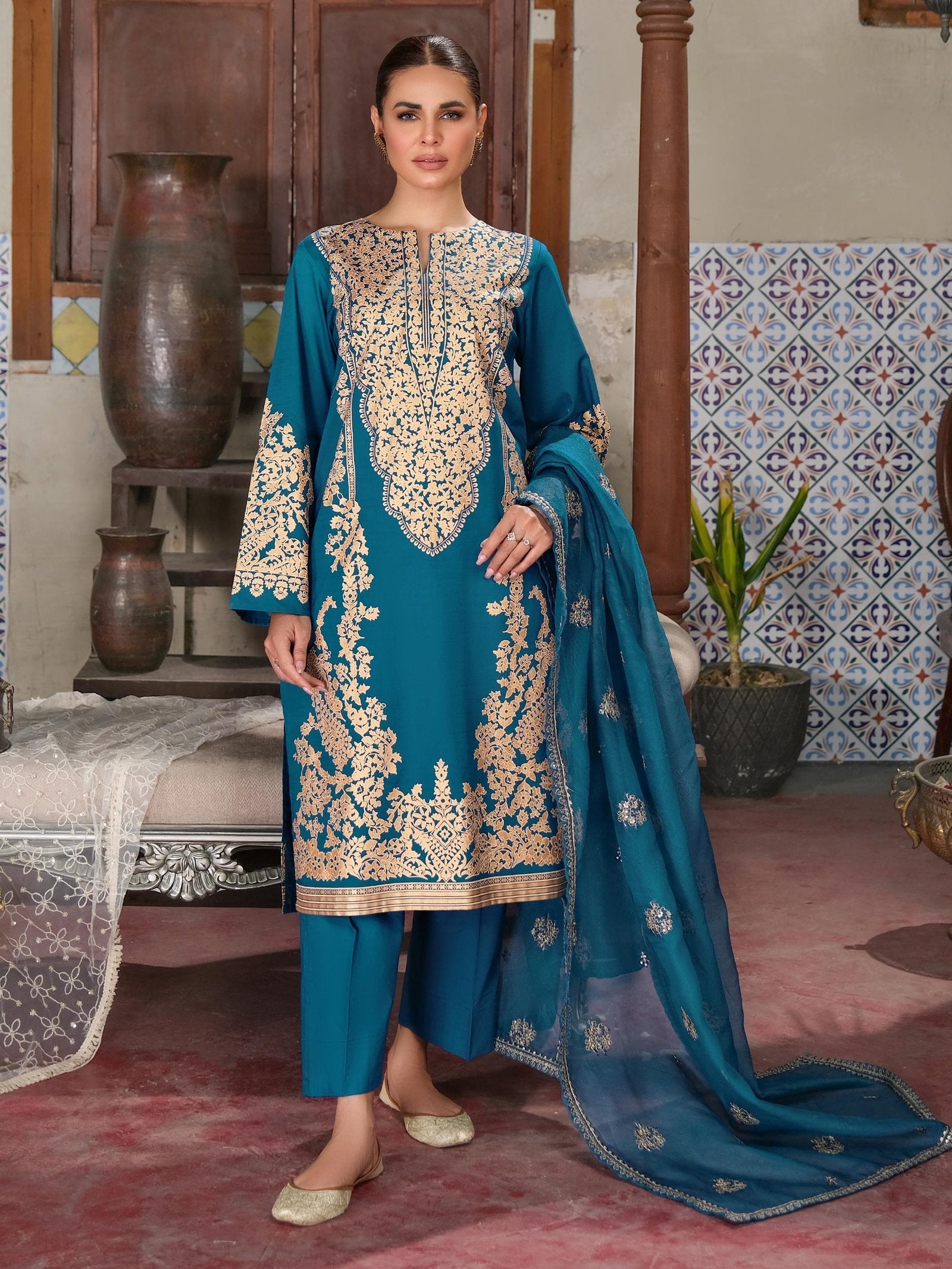 Limelight 3 Piece Embroidered Lawn Suit (U3588SU-3PC-143)