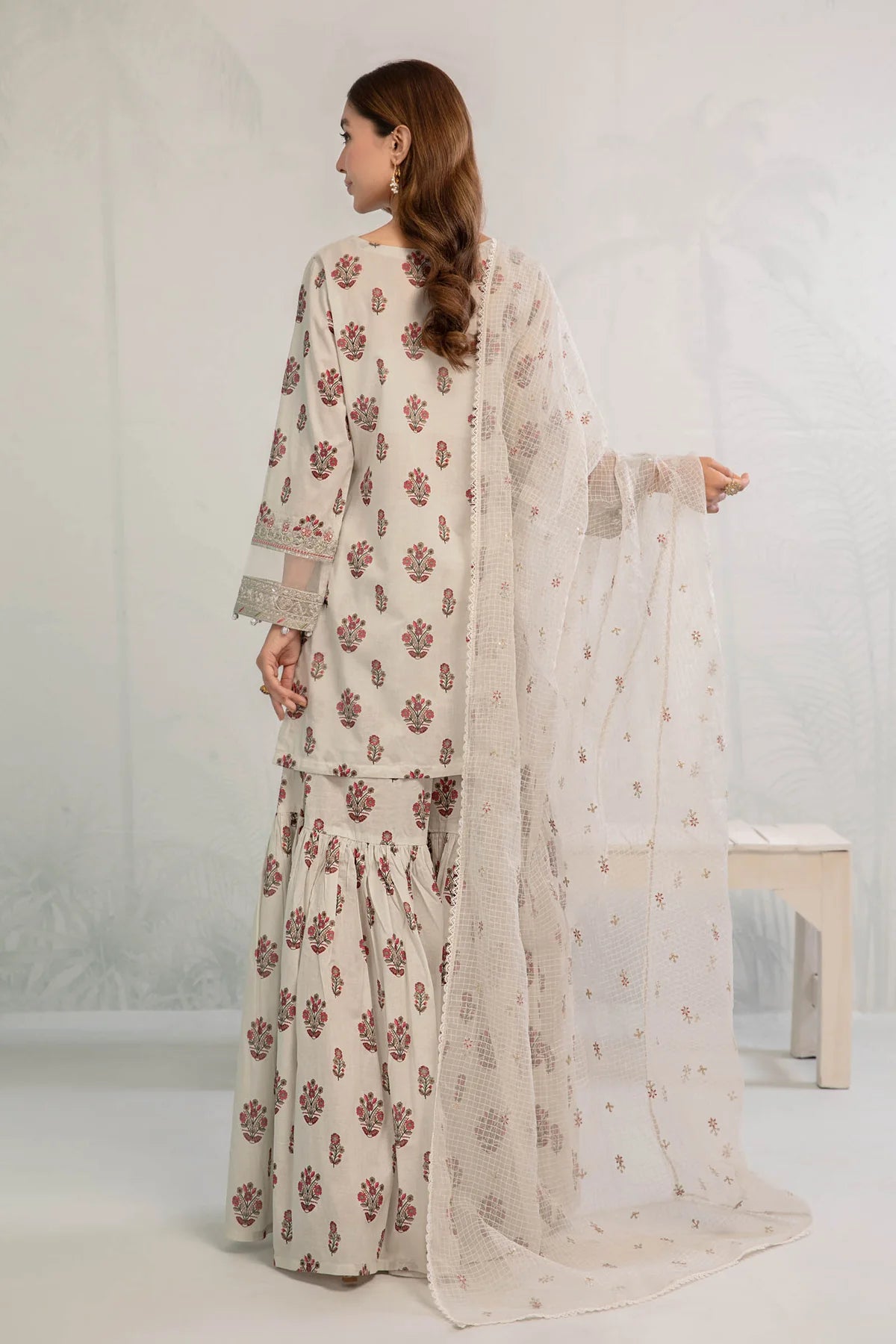 Maria B 3Pc Embroidered Lawn Suit DW-EA23-06R1 gulbuy.com