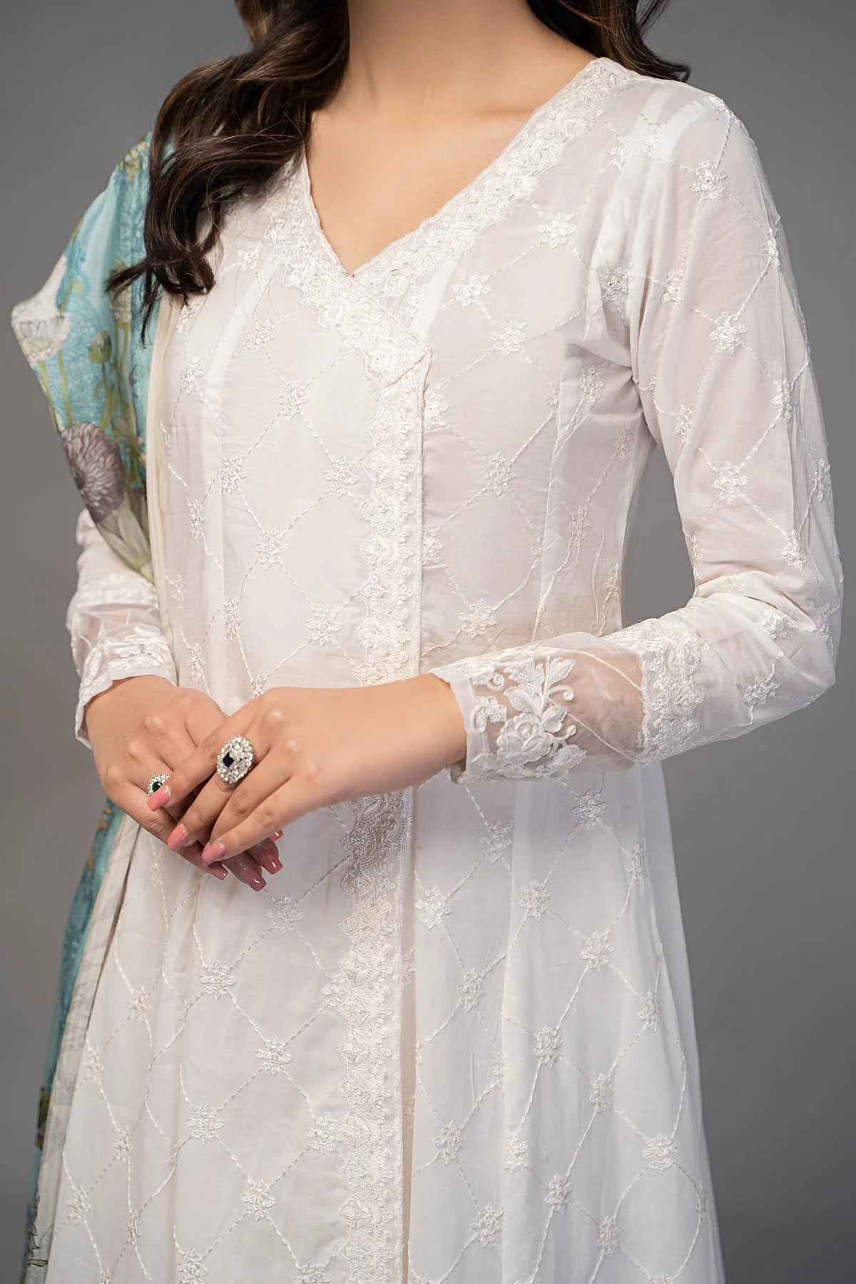 Maria B 3Pc Embroidered Lawn Suit DW-EF23-23R1 gulbuy.com