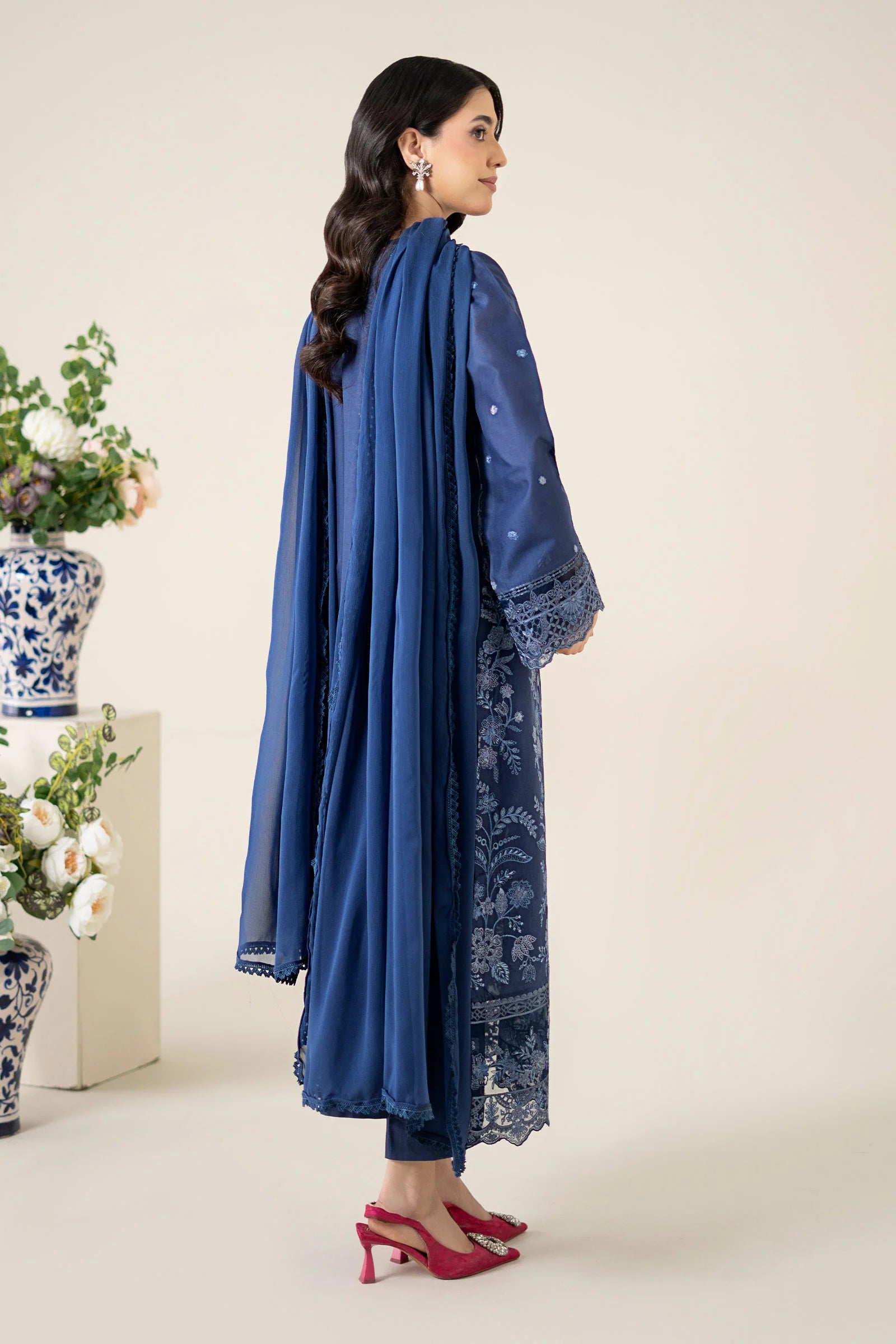 Maria B 3Pc Embroidered Lawn Suit DW-EA25-21 gulbuy.com