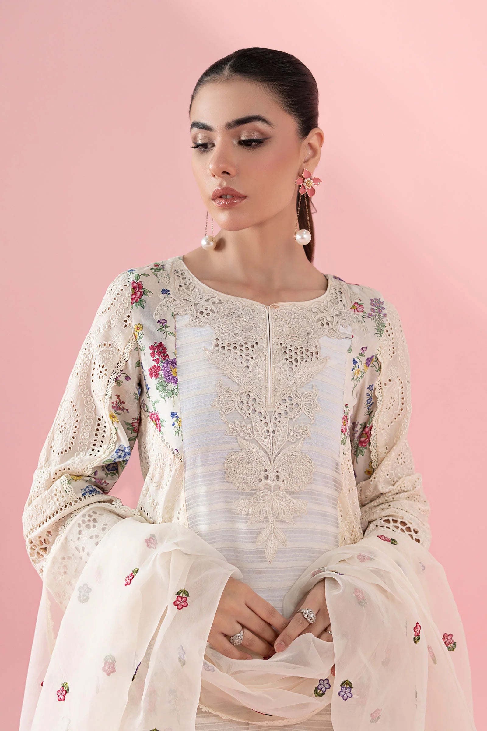 Maria B 3Pc Embroidered Lawn Suit DW-EA25-79 gulbuy.com