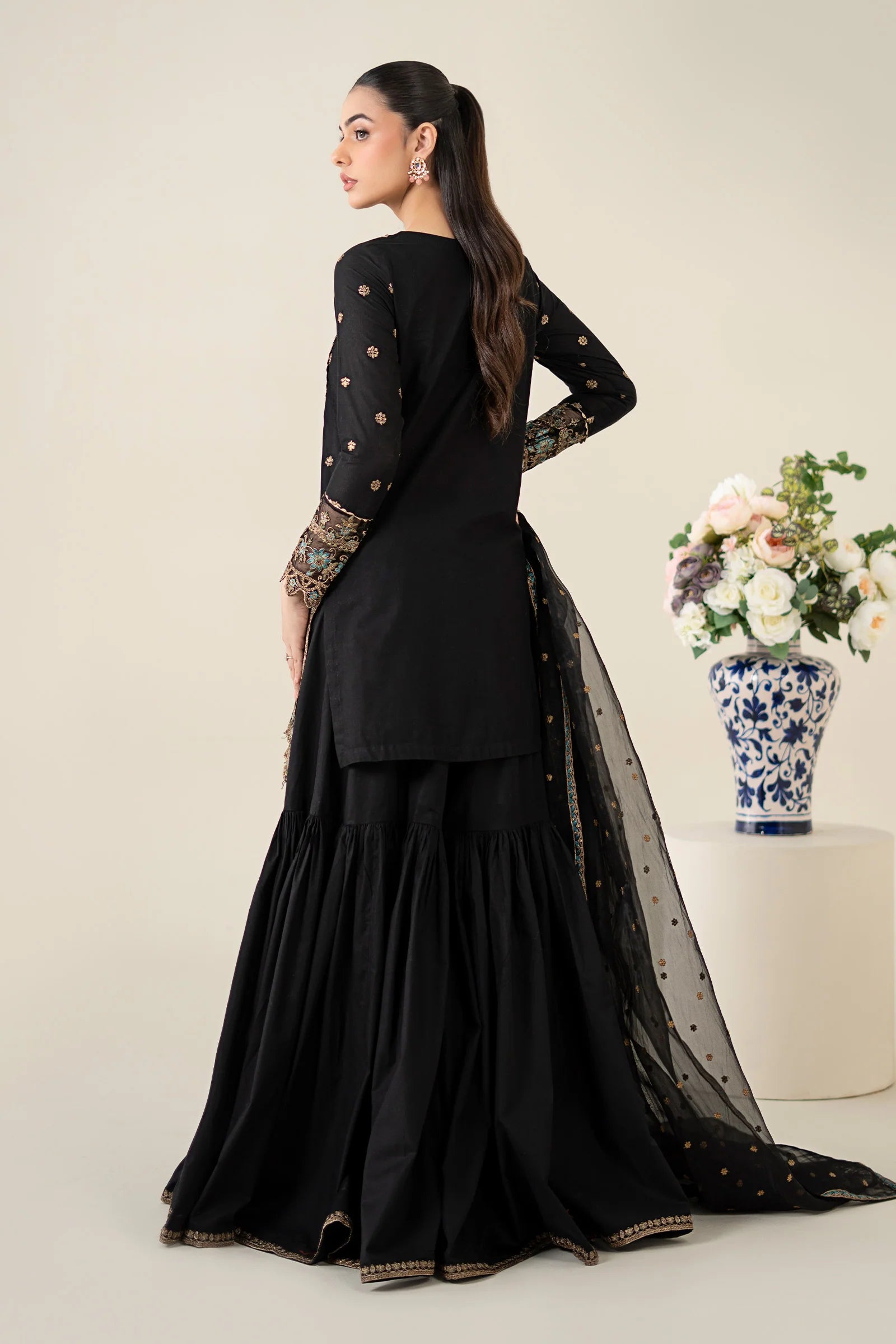Maria B 3Pc Embroidered Lawn Suit DW-EA25-85 Black gulbuy.com