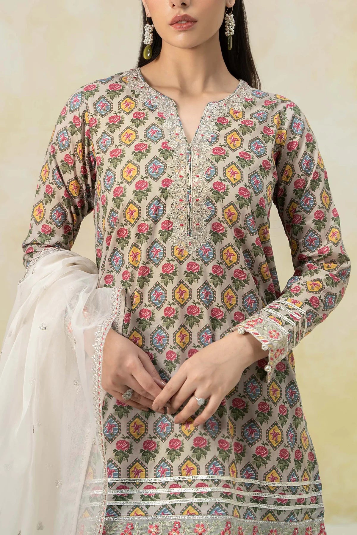 Maria B 3Pc Embroidered Lawn Suit DW-EF25-25 gulbuy.com