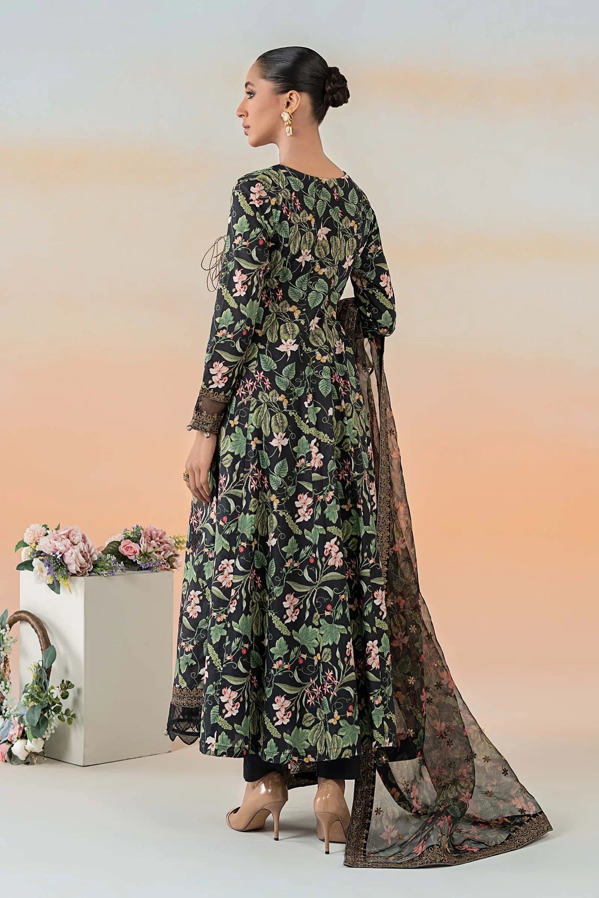 Maria B 3Pc Embroidered Lawn Suit DW-EF25-90 gulbuy.com