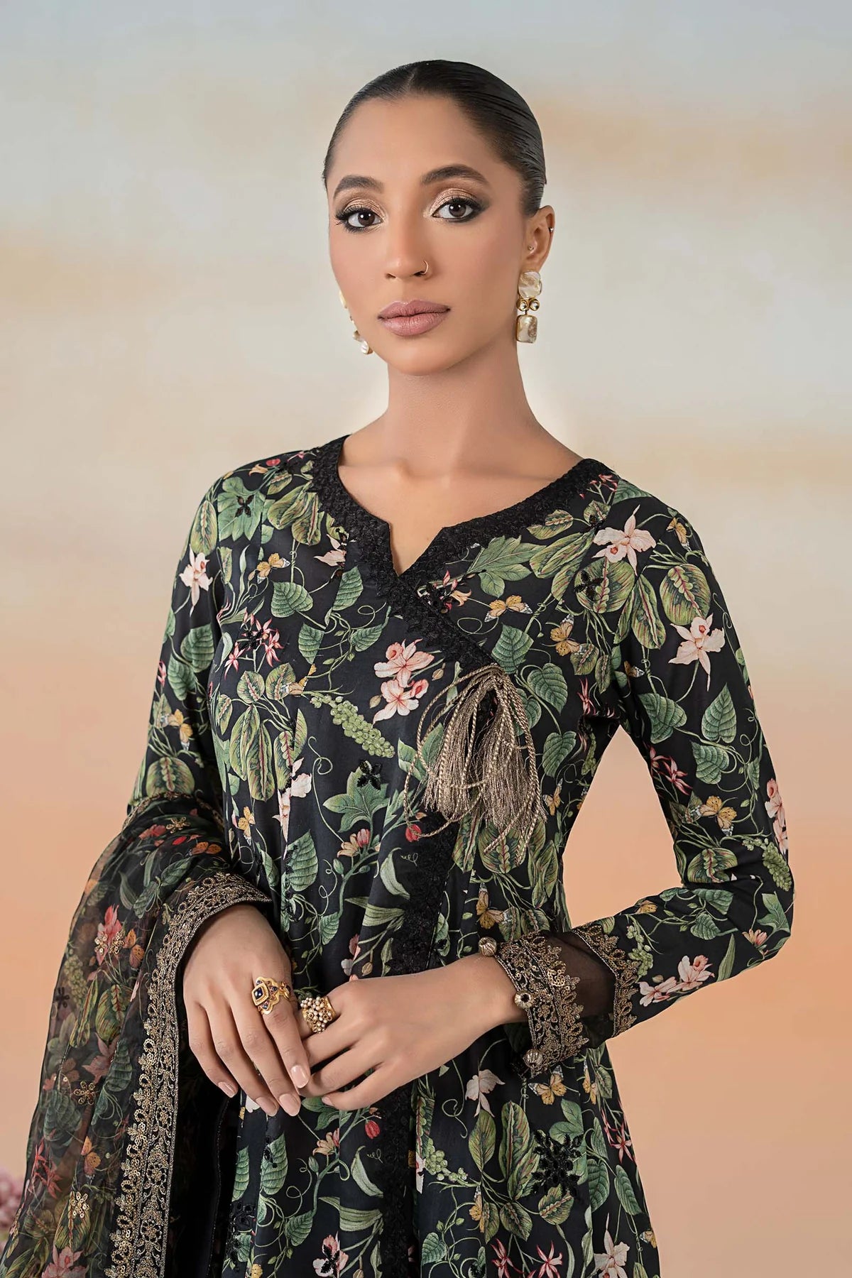 Maria B 3Pc Embroidered Lawn Suit DW-EF25-90 gulbuy.com