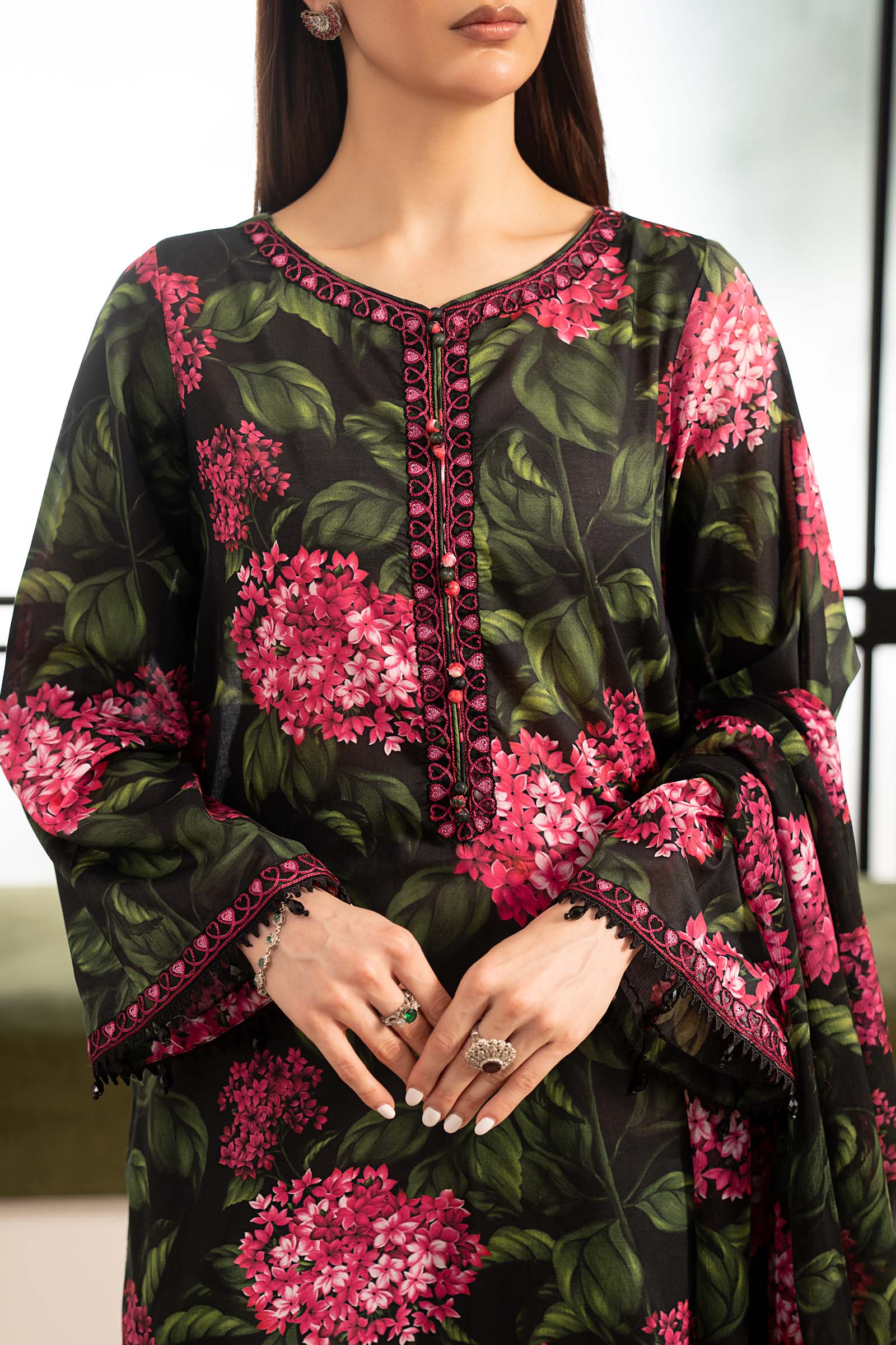 Maria B 3Pc Embroidered Lawn Suit DW-PF26-15-Black