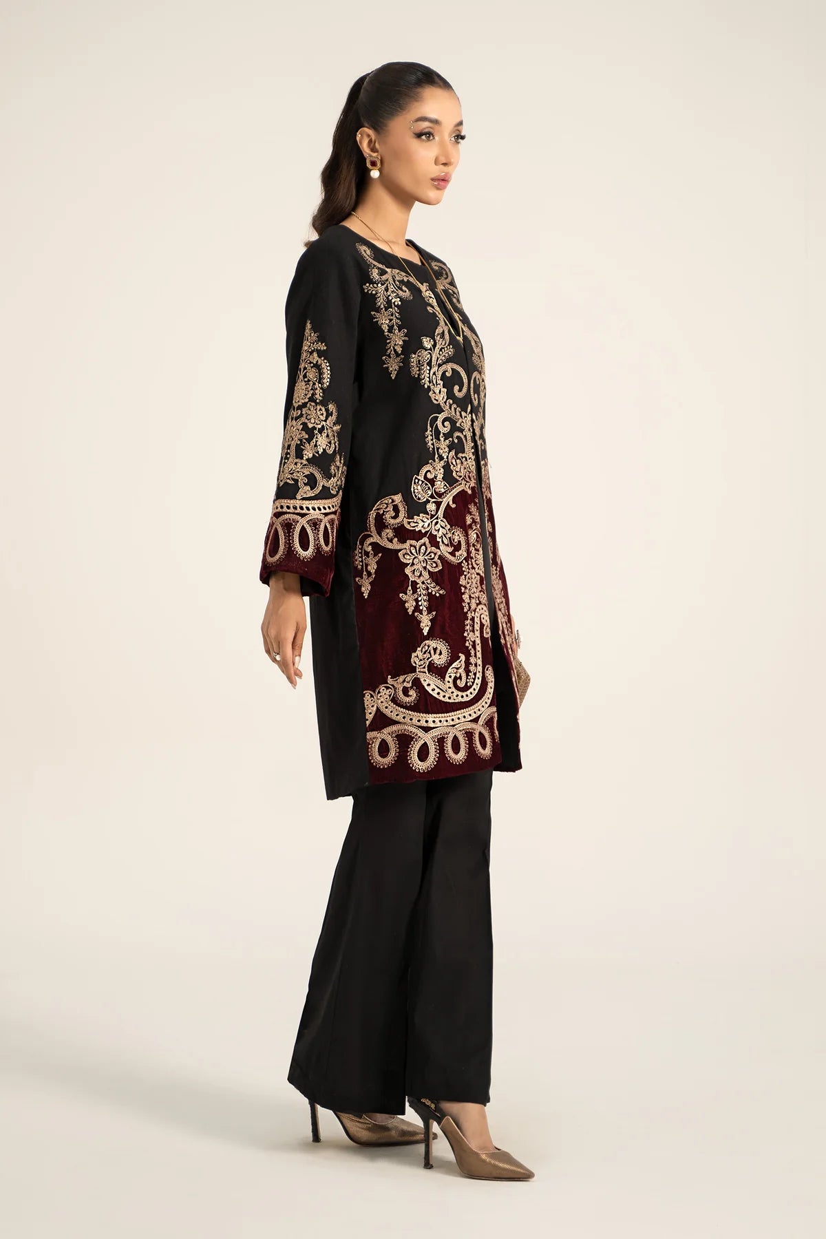 Maria B 2Pc Embroidered Khaddar Suit DW-W24-113 gulbuy.com