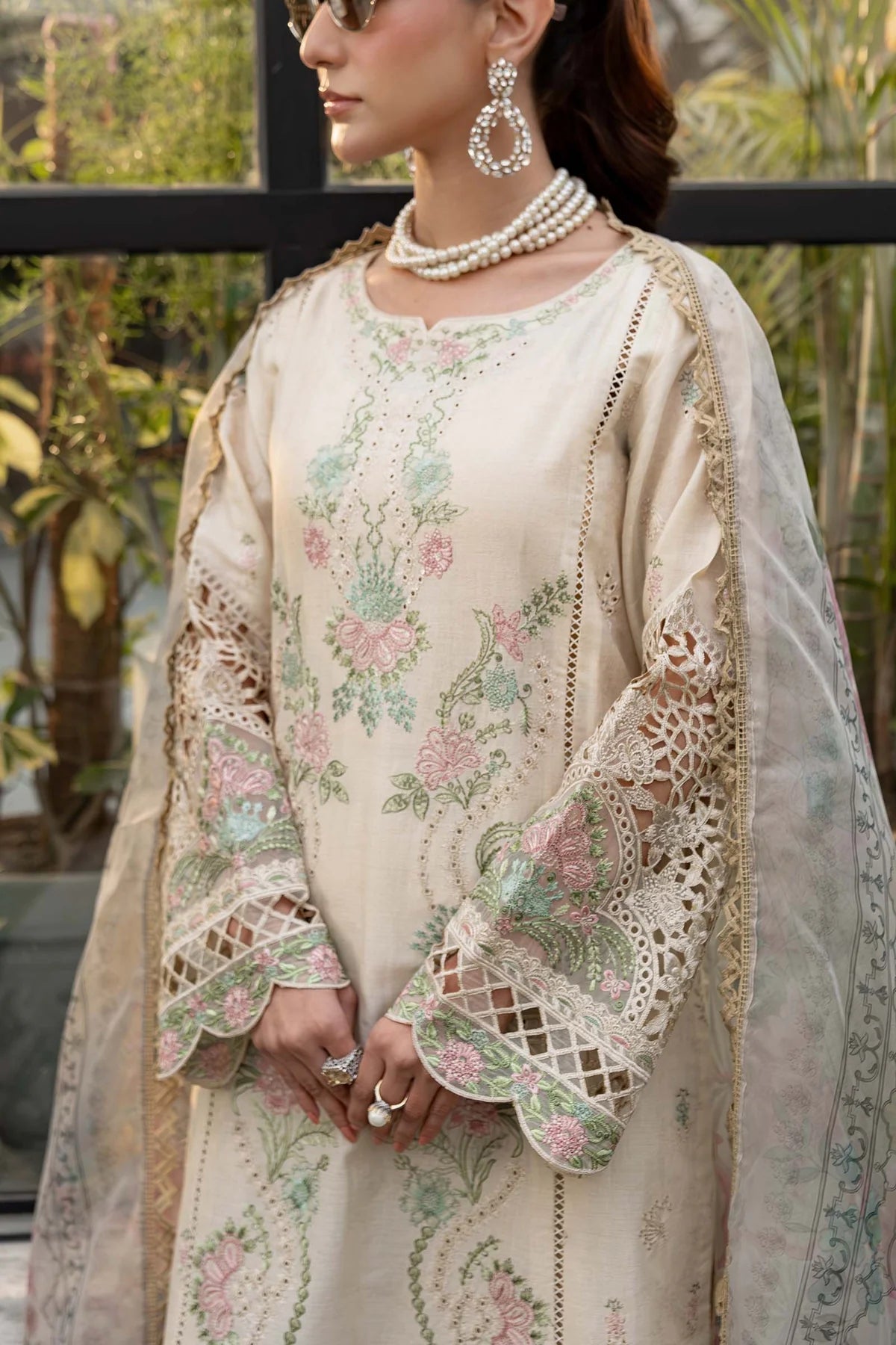 Maria B 3Pc Embroidered Jacquard Lawn Suit DW-EF25-47 gulbuy.com