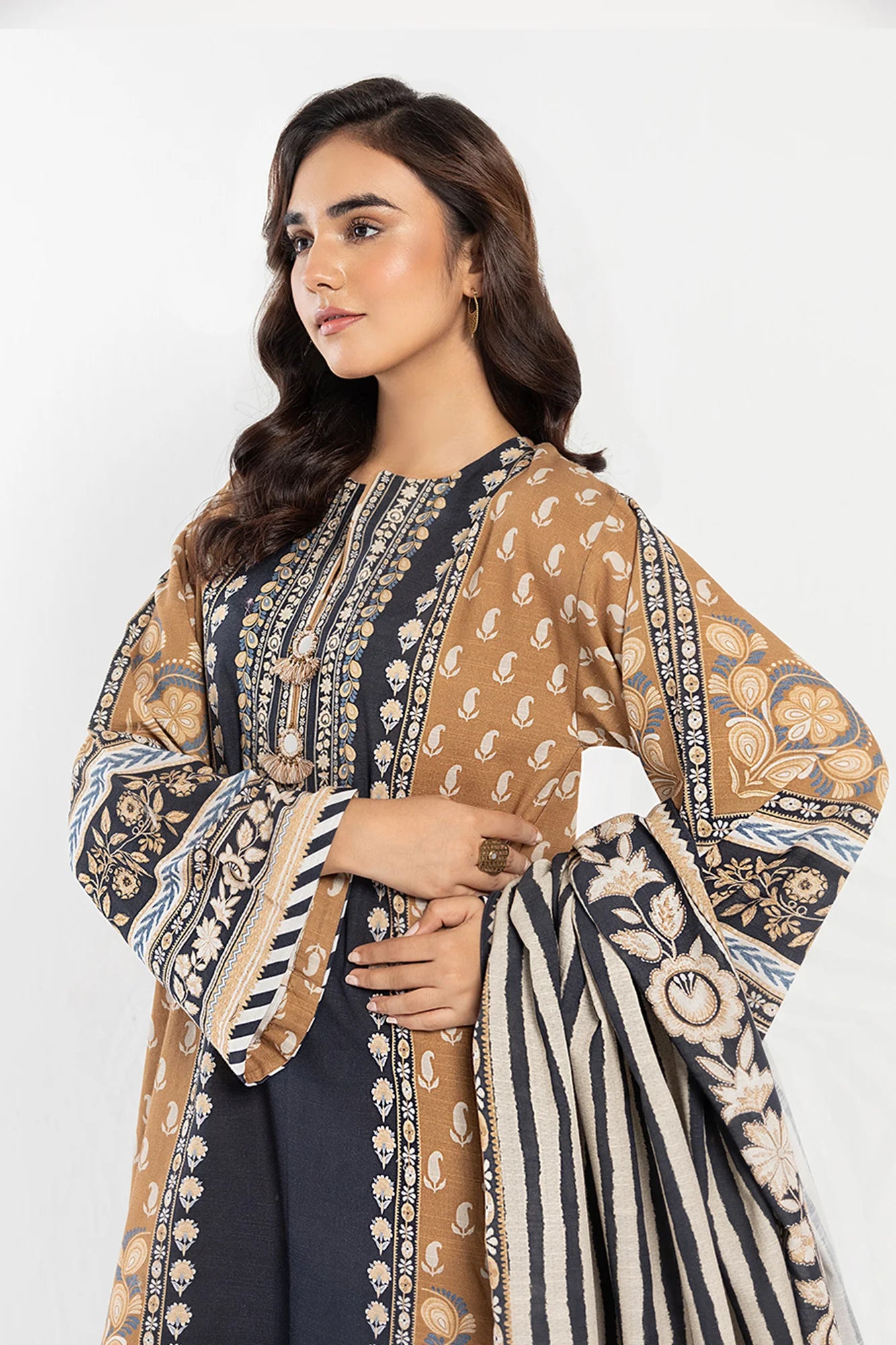 Ethnic 3Pc Printed khaddar Suit E0471/202/217 gulbuy.com