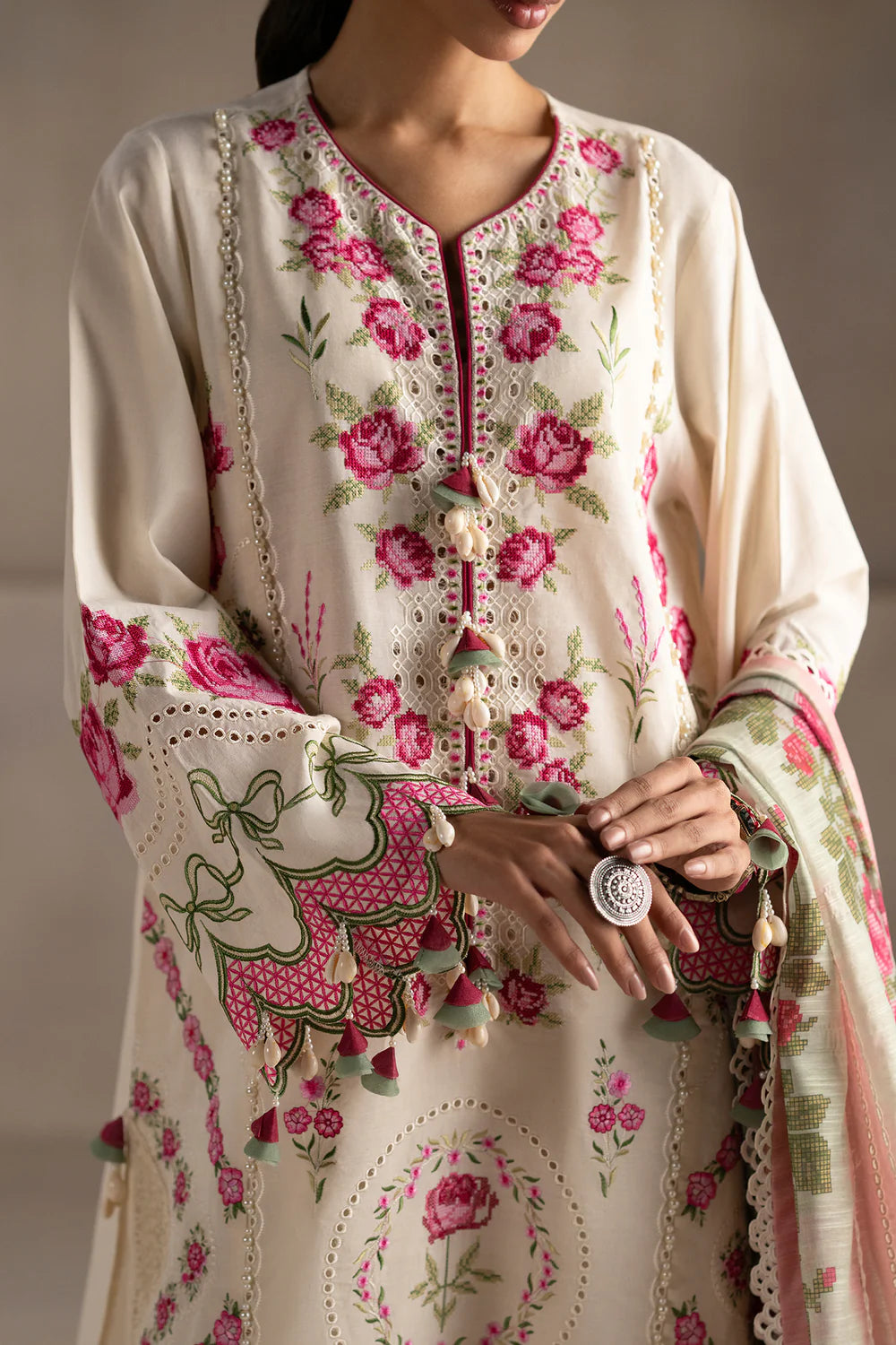 Ethnic 3Pc Embroidered Lawn Suit E0507/203/002 gulbuy.com