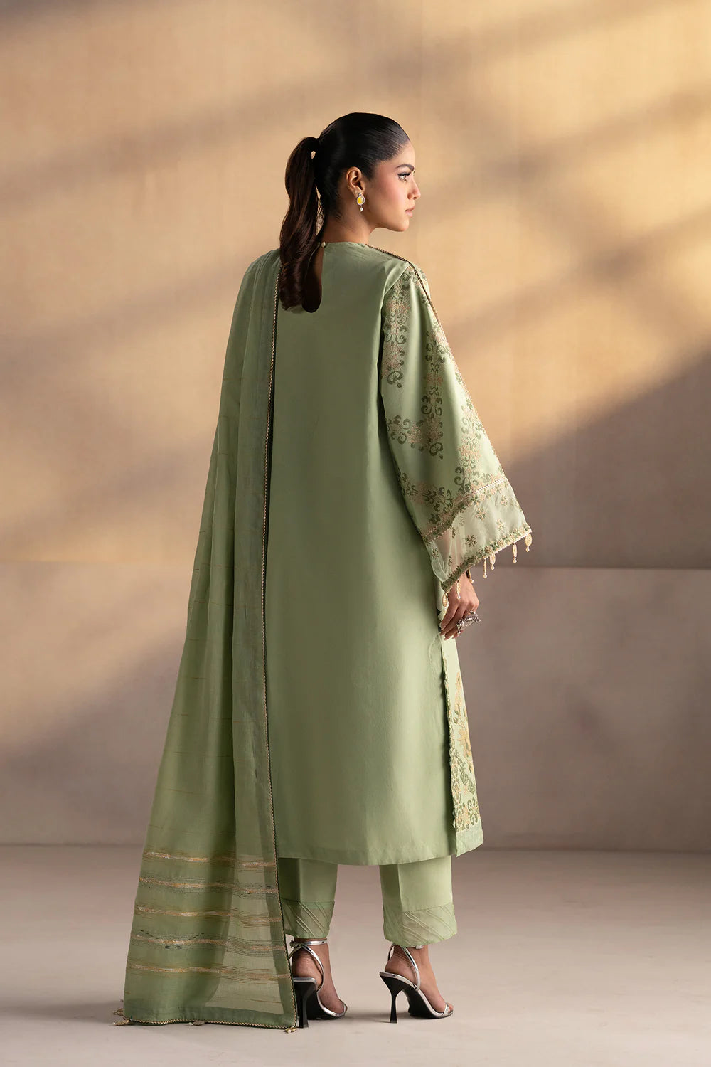 Ethnic 3Pc Embroidered Lawn Suit E0517/203/130 gulbuy.com