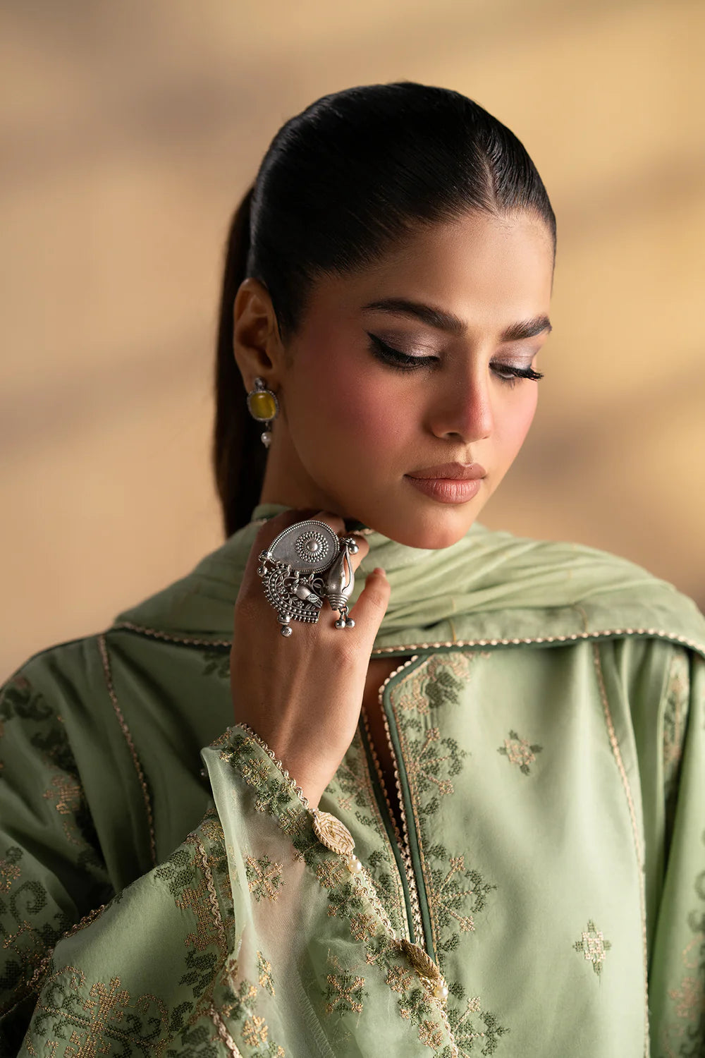 Ethnic 3Pc Embroidered Lawn Suit E0517/203/130 gulbuy.com