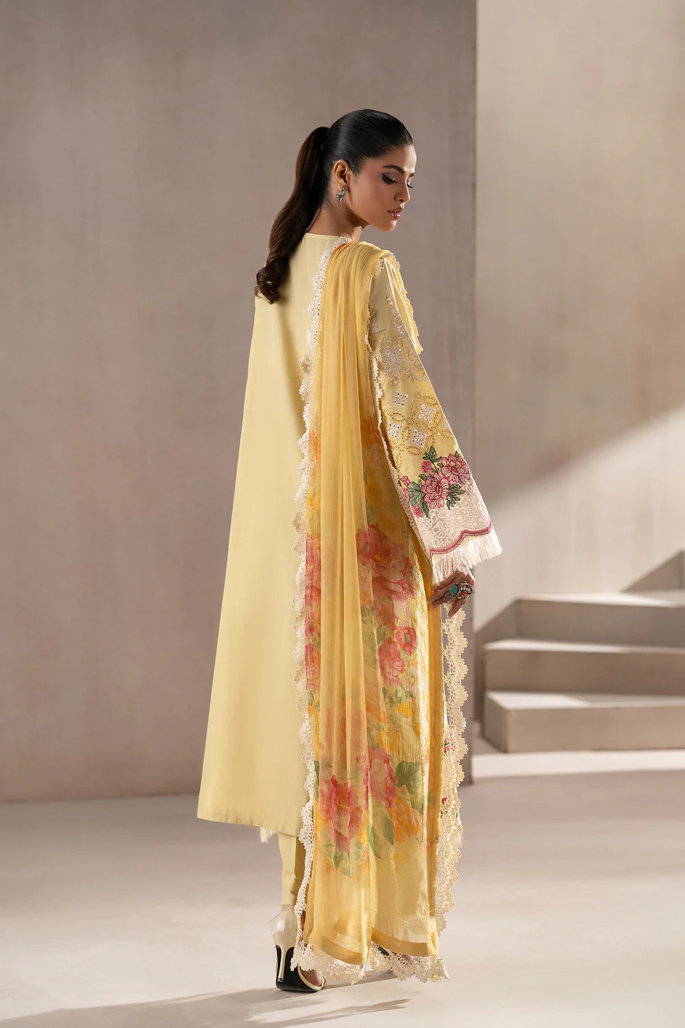 Ethnic 3Pc Embroidered Lawn Suit E0518/203/110 gulbuy.com