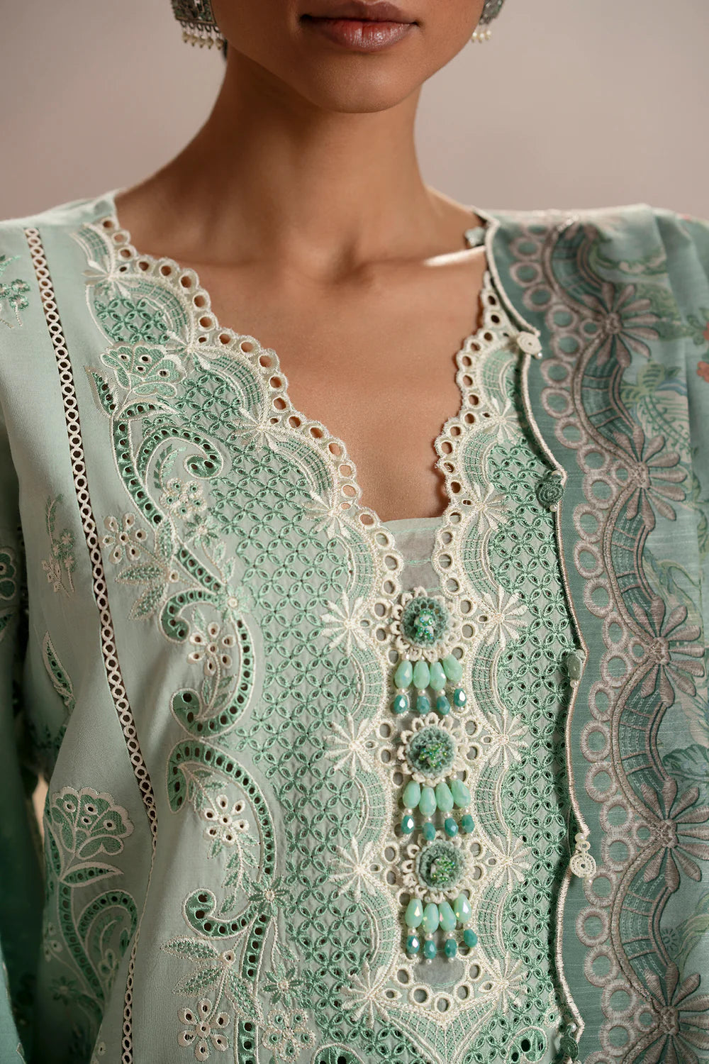 Ethnc 3Pc Embroidered Lawn Suit E0524/203/718 gulbuy.com