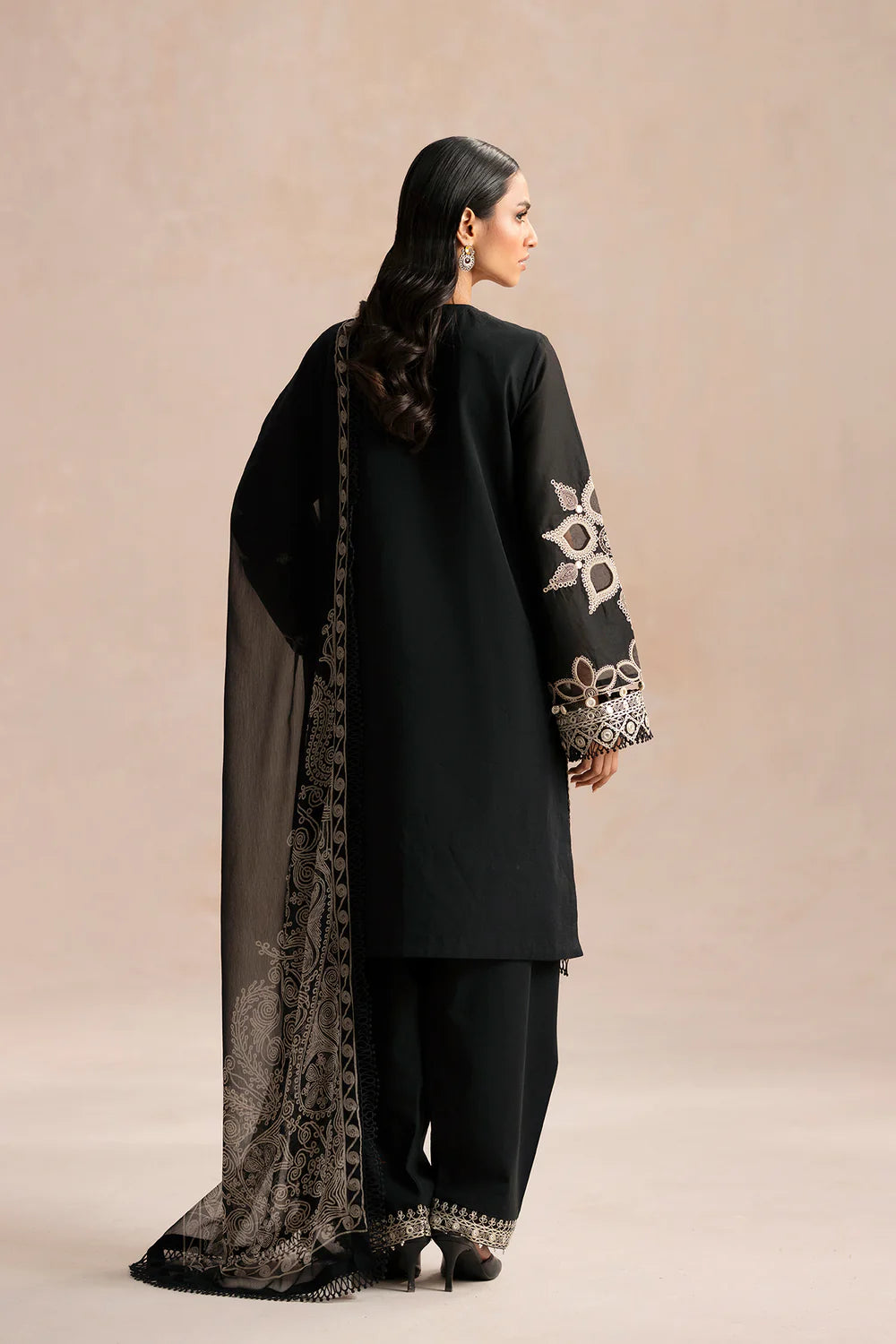 Ethnc 3Pc Embroidered Lawn Suit E0529/203/902 gulbuy.com