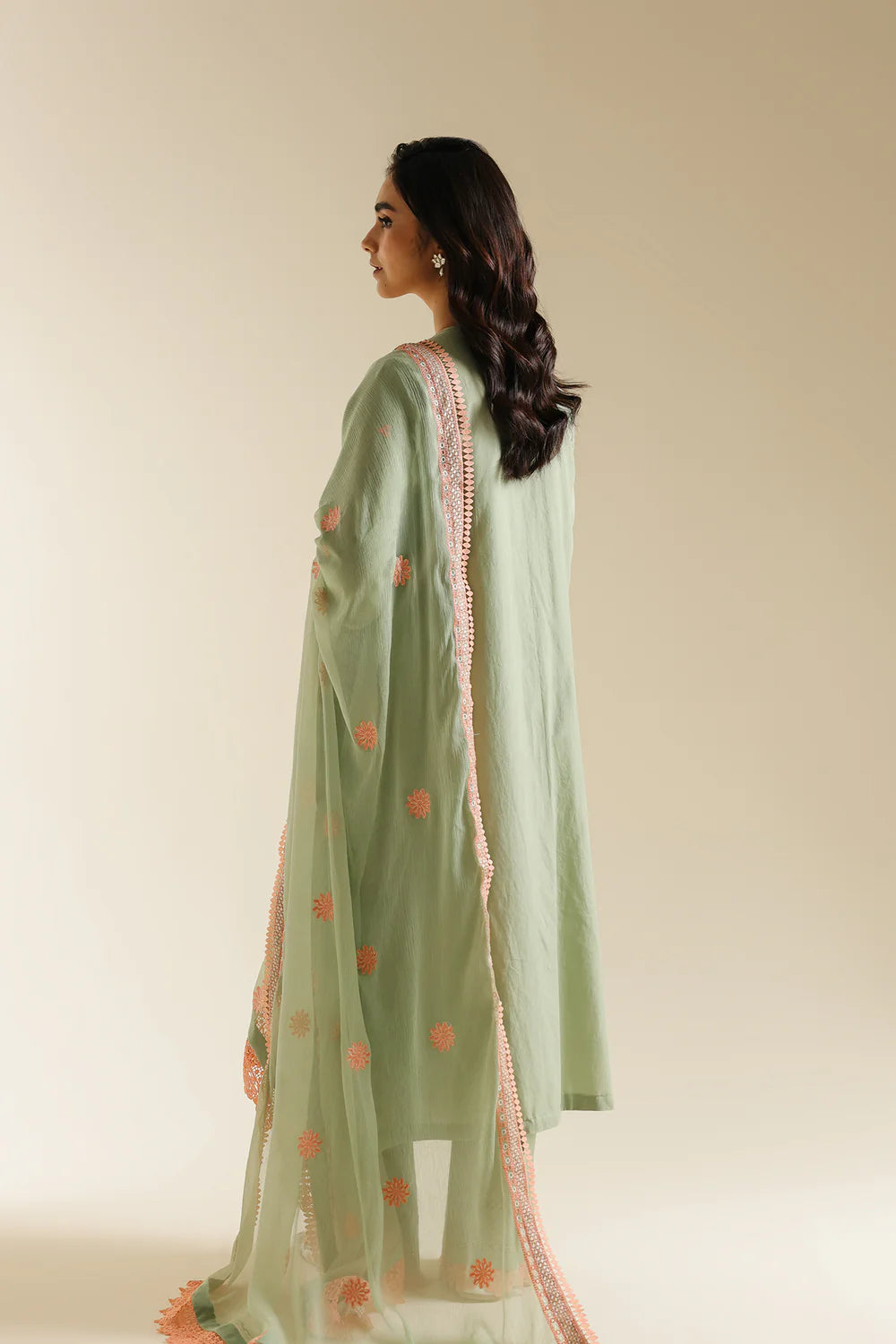 Ethnc 3Pc Embroidered Lawn Suit E0534/203/130 gulbuy.com