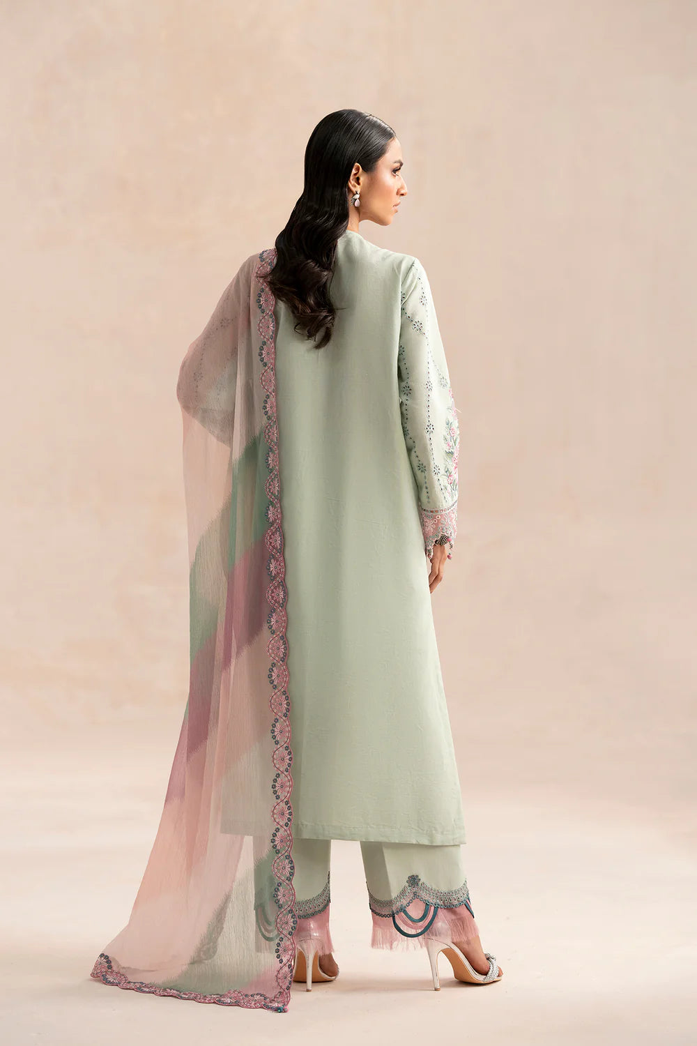 Ethnc 3Pc Embroidered Lawn Suit E0535/203/718 gulbuy.com