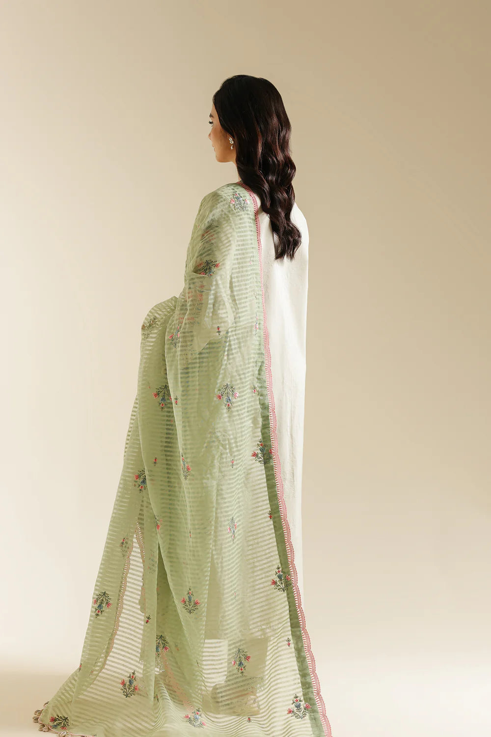 Ethnc 3Pc Embroidered Lawn Suit E0540/203/004 gulbuy.com