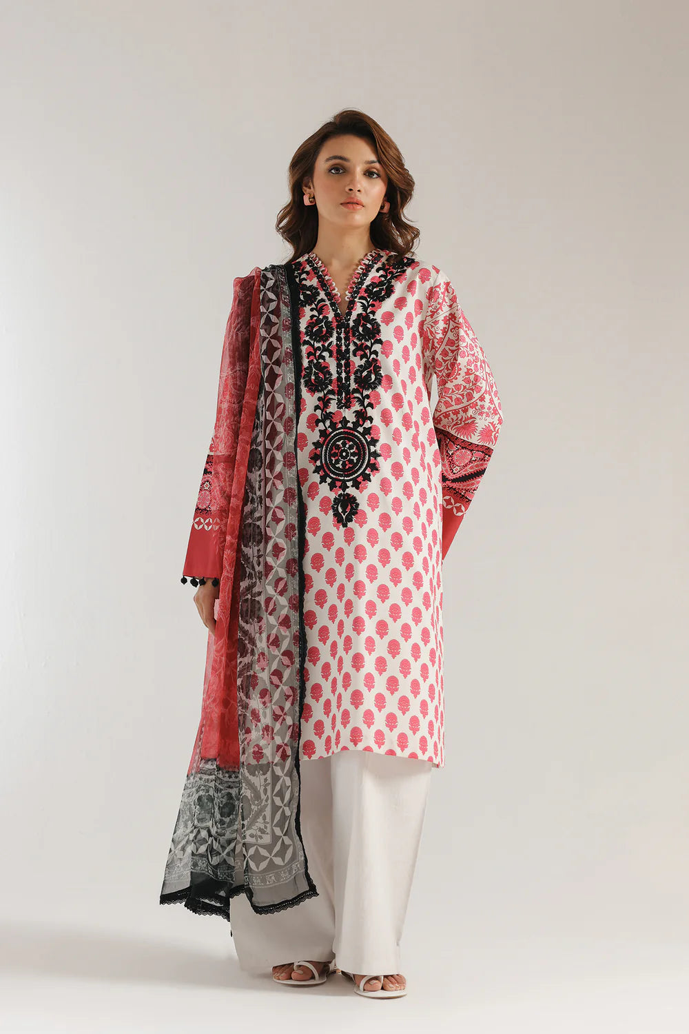 Ethnc 3Pc Embroidered Lawn Suit E0561/203/406 XL gulbuy.com