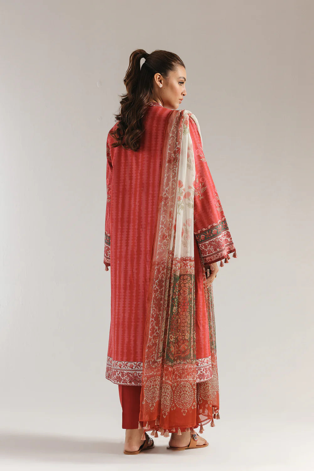 Ethnc 3Pc Embroidered Lawn Suit E0567/203/416 gulbuy.com