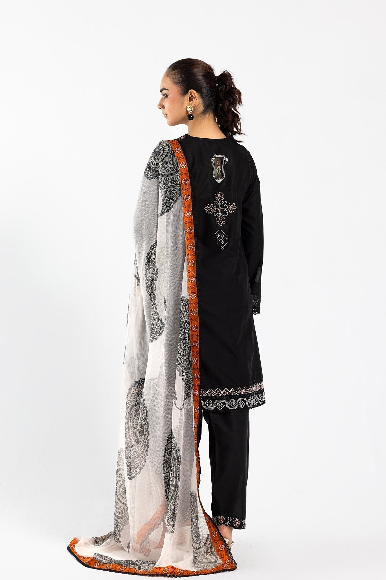 Ethnic 3 Piece Embroidered Lawn Suit (E0620/105/902)