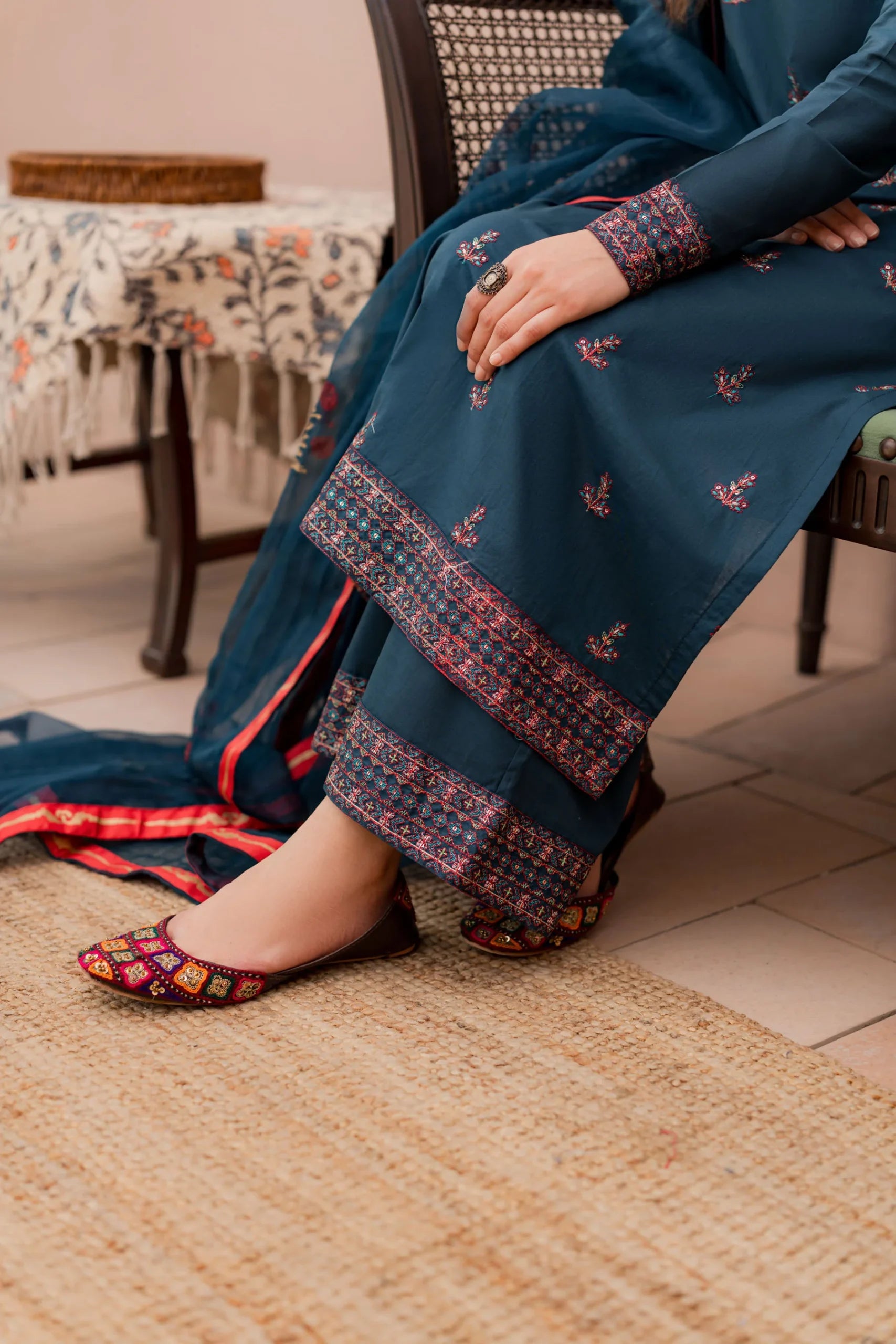 Kastoor 3Pc Embroidered Silk Suit EF-314 gulbuy.com