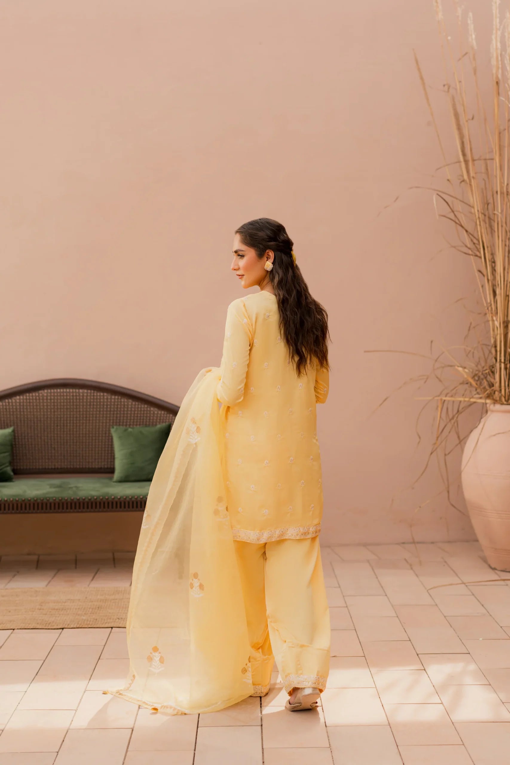 Kastoor 3Pc Embroidered Lawn Suit EF-318 gulbuy.com