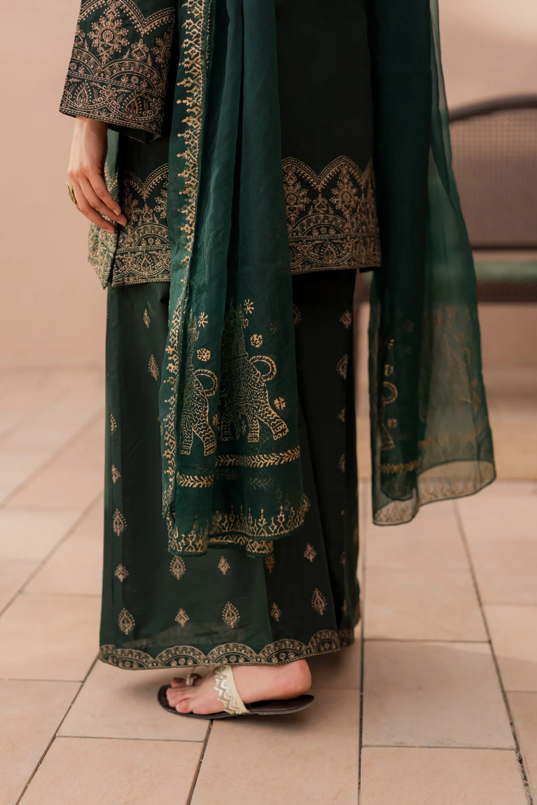 Kastoor 3Pc Embroidered Silk Suit EF-304 gulbuy.com