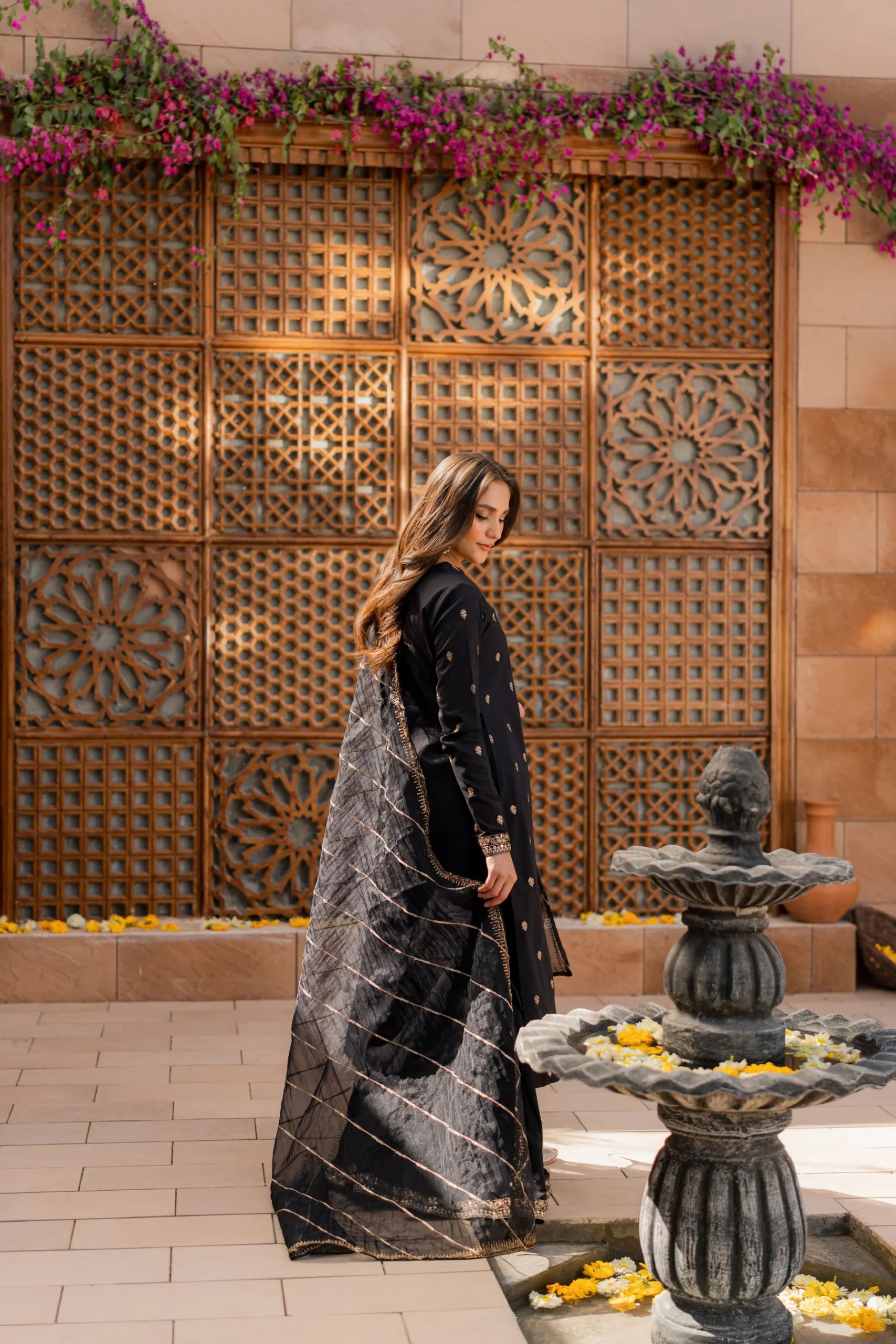 Kastoor 3Pc Embroidered Lawn Suit EF-302 gulbuy.com