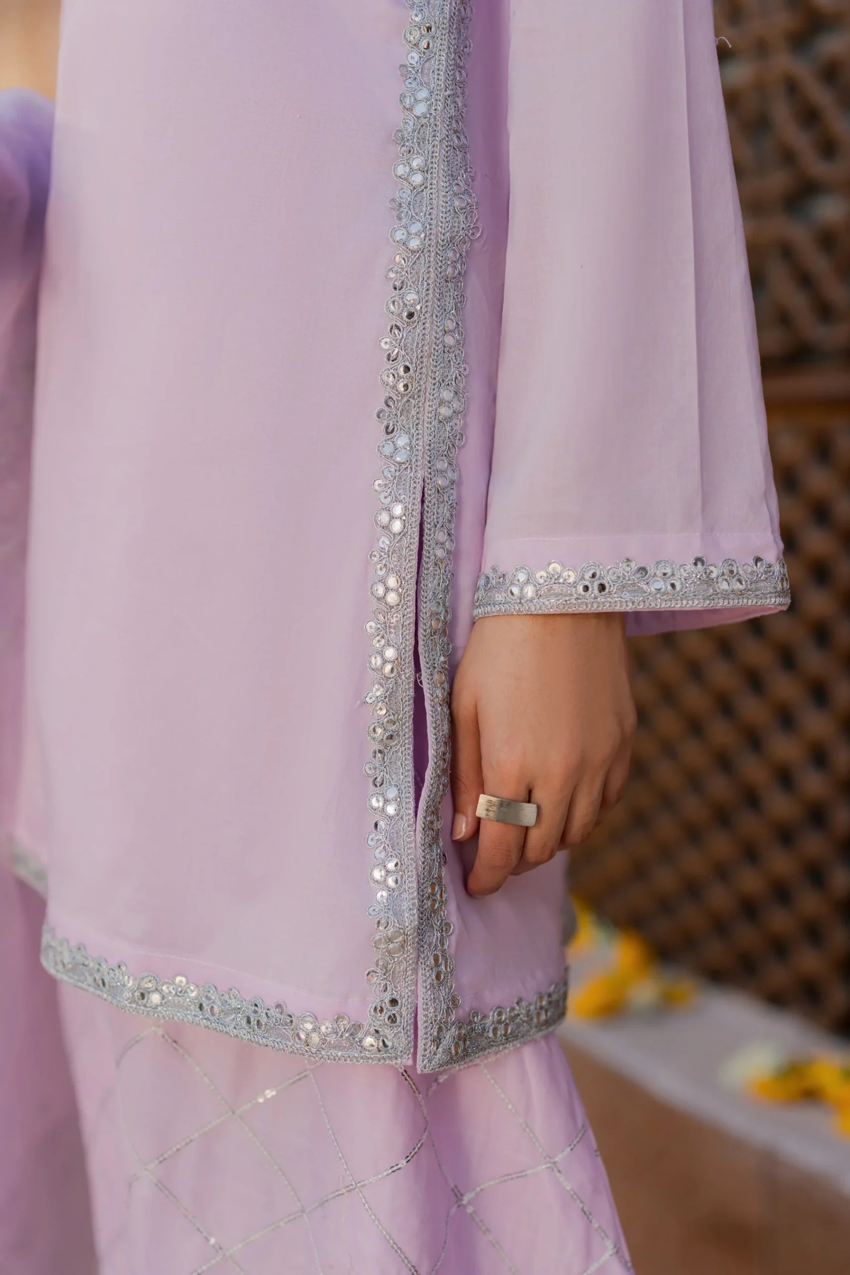 Kastoor 3Pc Embroidered Lawn Suit EF-303 gulbuy.com