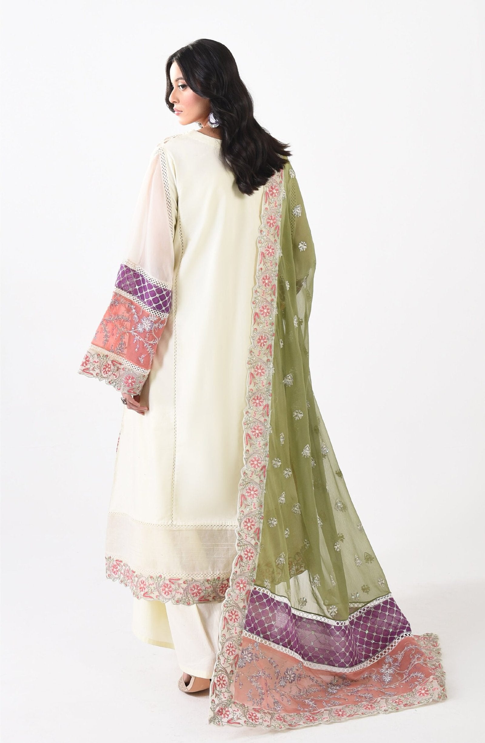 MARYUM &amp; MARIA 3PC EMBROIDERED LAWN SUIT (MS24-570) gulbuy.com