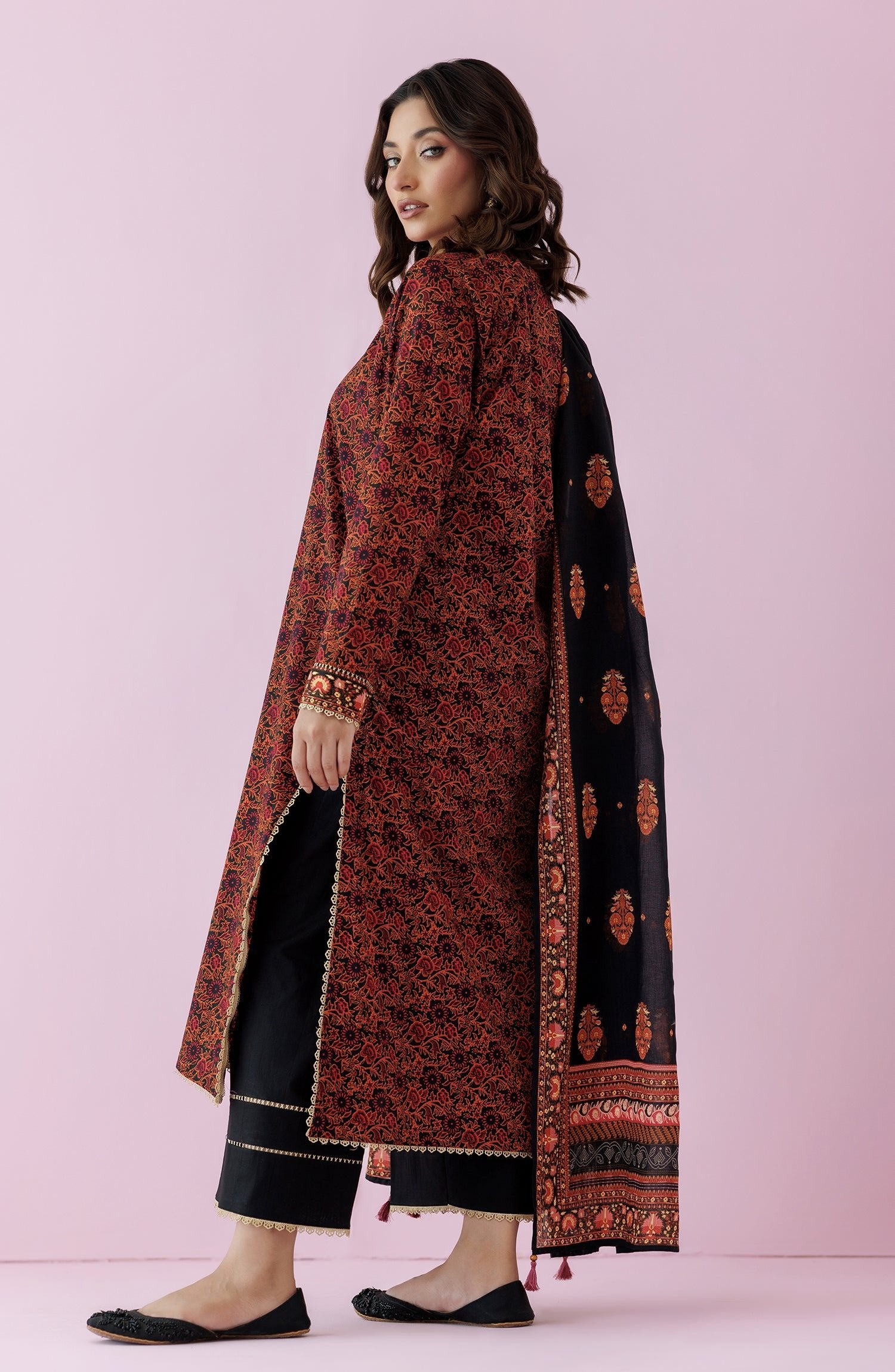 Orient 3 Piece Printed Lawn Suit (OTL-24-146/U-BLACK) gulbuy.com