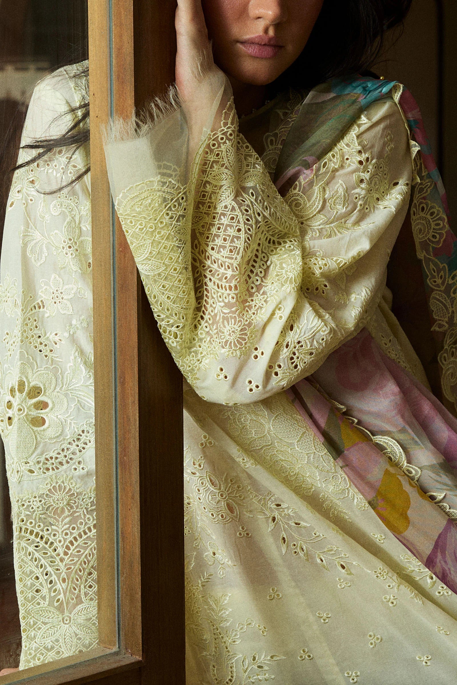 Zara Shahjahan 3Pc Embroidered Lawn Suit Kaori-1B gulbuy.com