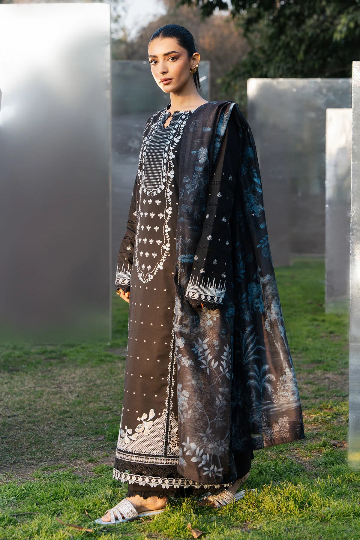 Ziva 3Pc Embroidered Lawn Suit Ersa gulbuy.com