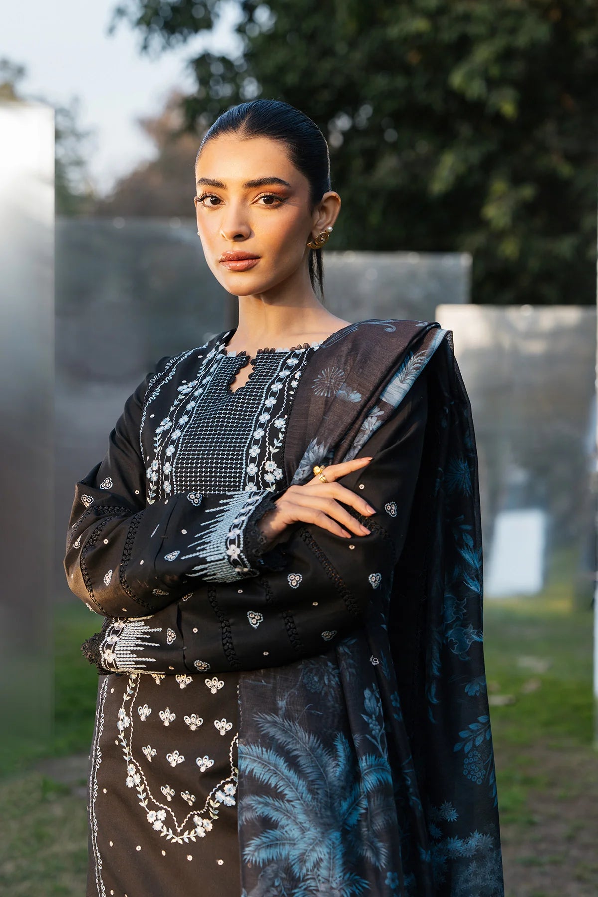 Ziva 3Pc Embroidered Lawn Suit Ersa gulbuy.com