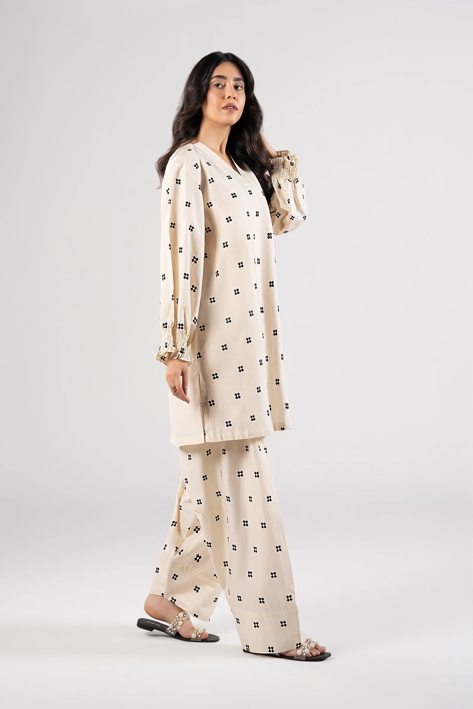 Maria B 2Pc Embroidered Cotton Suit MB-CS25-186 gulbuy.com