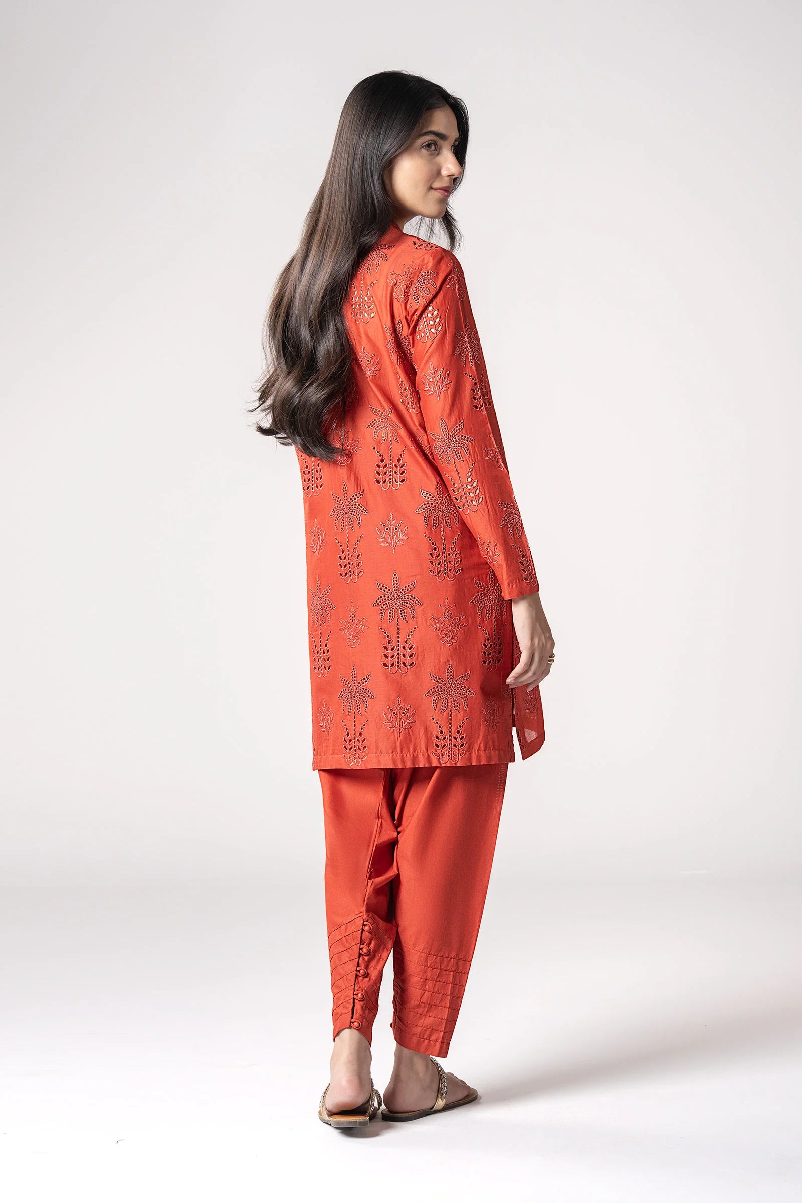Maria B 2Pc Embroidered Lawn Suit MB-CS25-119B gulbuy.com