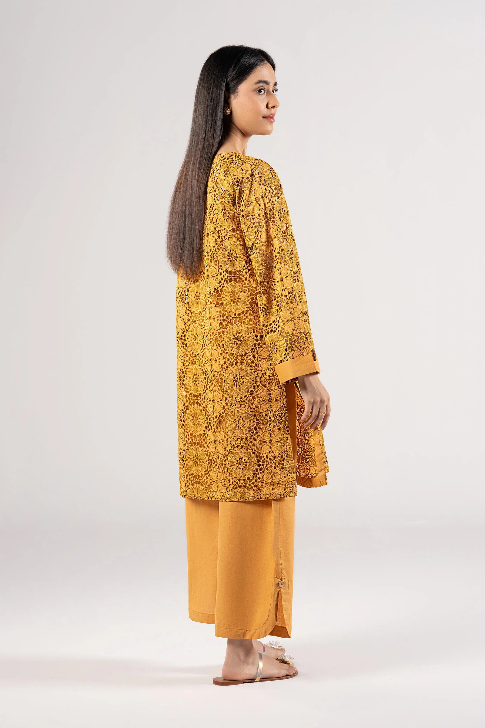 Maria B 2Pc Embroidered Lawn Suit MB-CS25-120 gulbuy.com