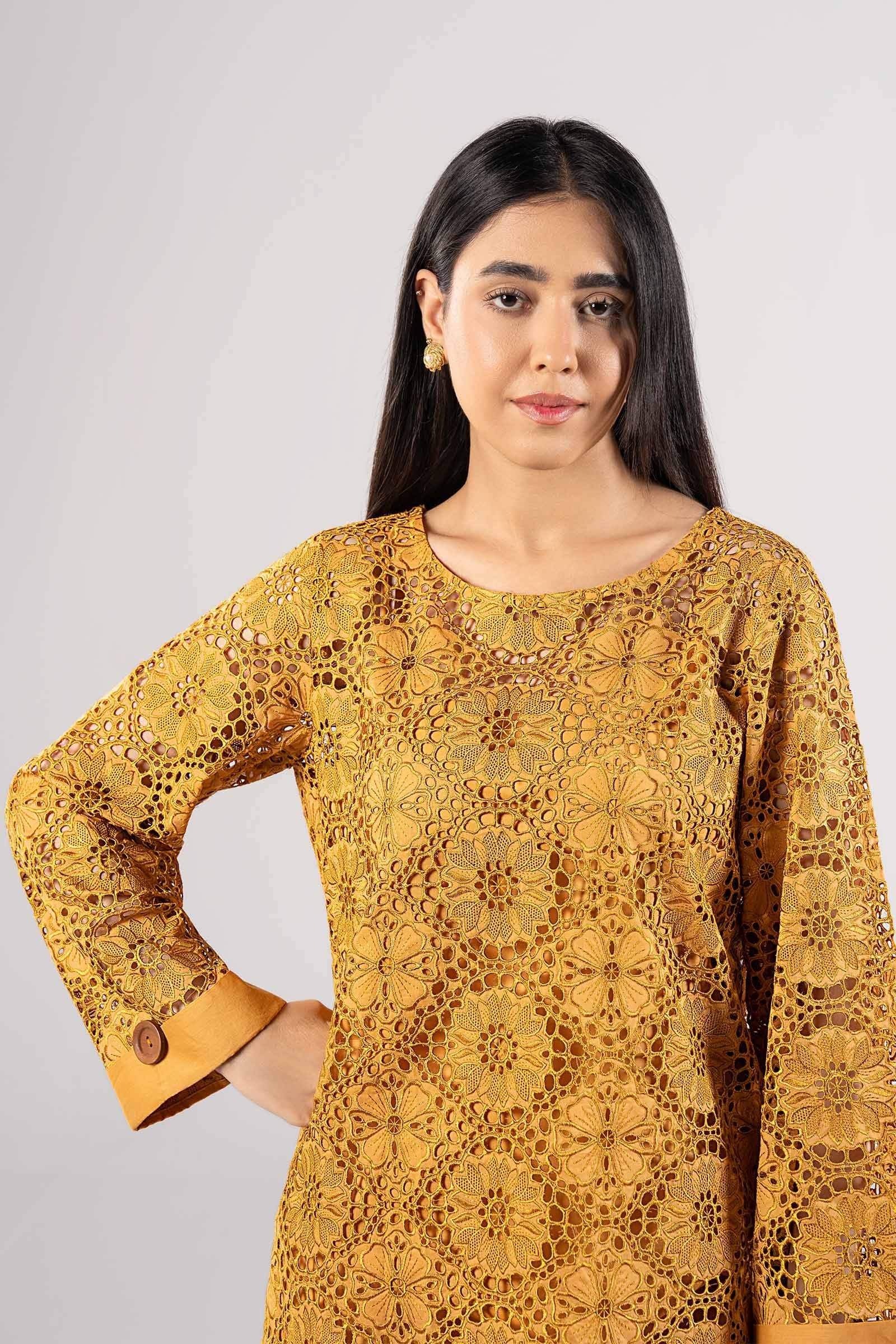 Maria B 2Pc Embroidered Lawn Suit MB-CS25-120 gulbuy.com