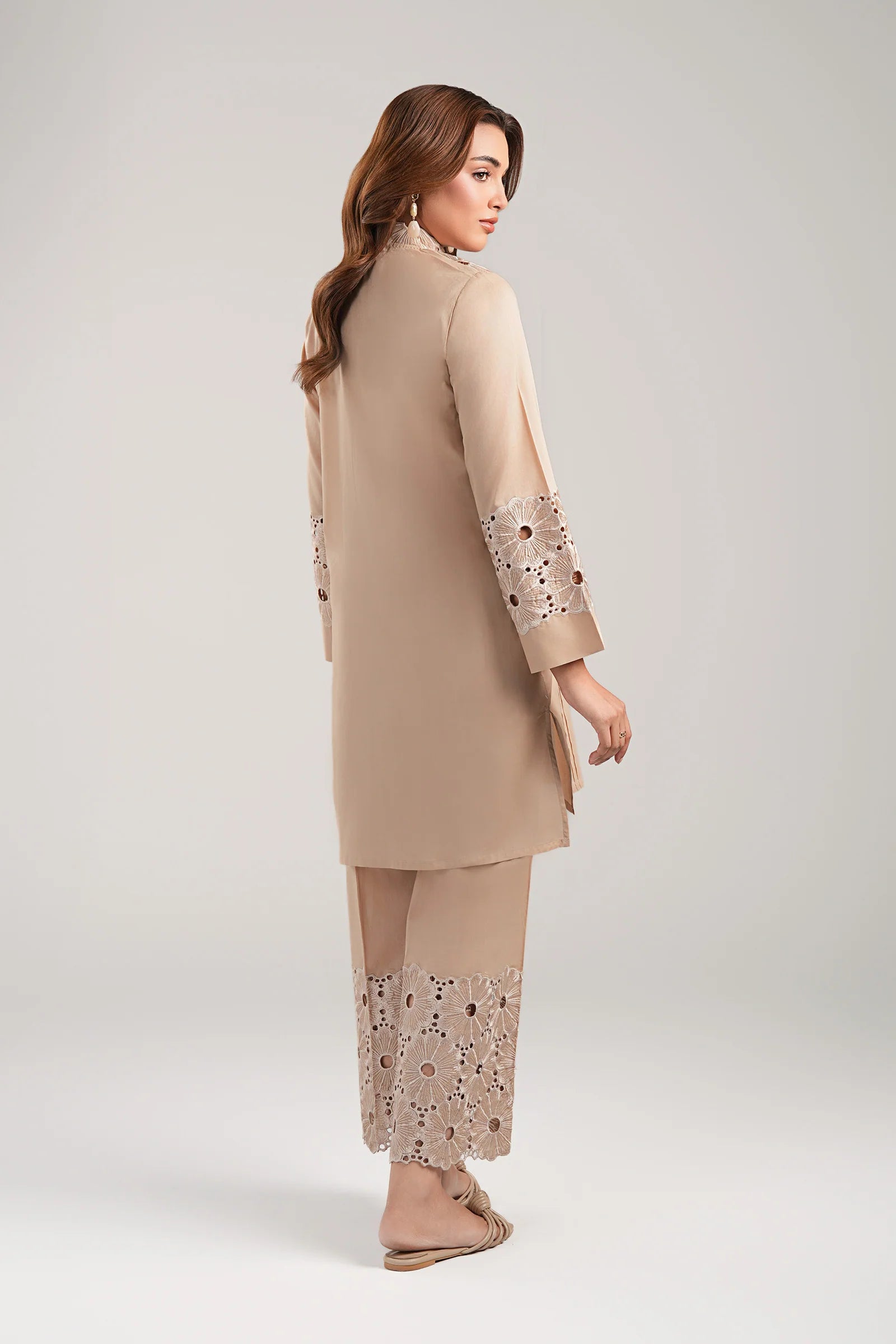 Maria B 2Pc Embroidered Lawn Suit MB-CS25-124-A gulbuy.com