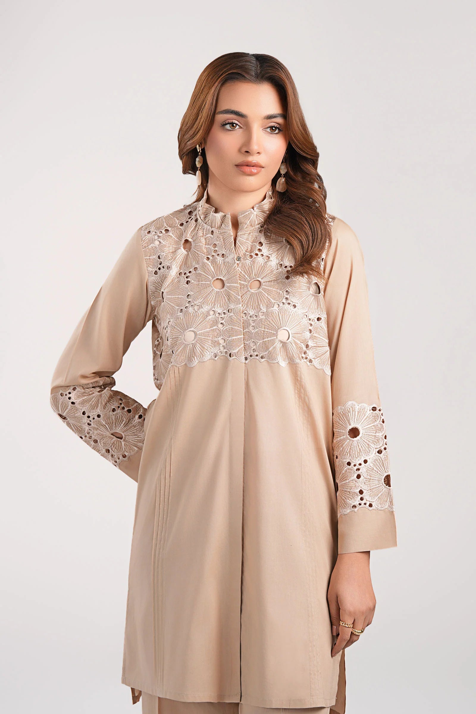 Maria B 2Pc Embroidered Lawn Suit MB-CS25-124-A gulbuy.com