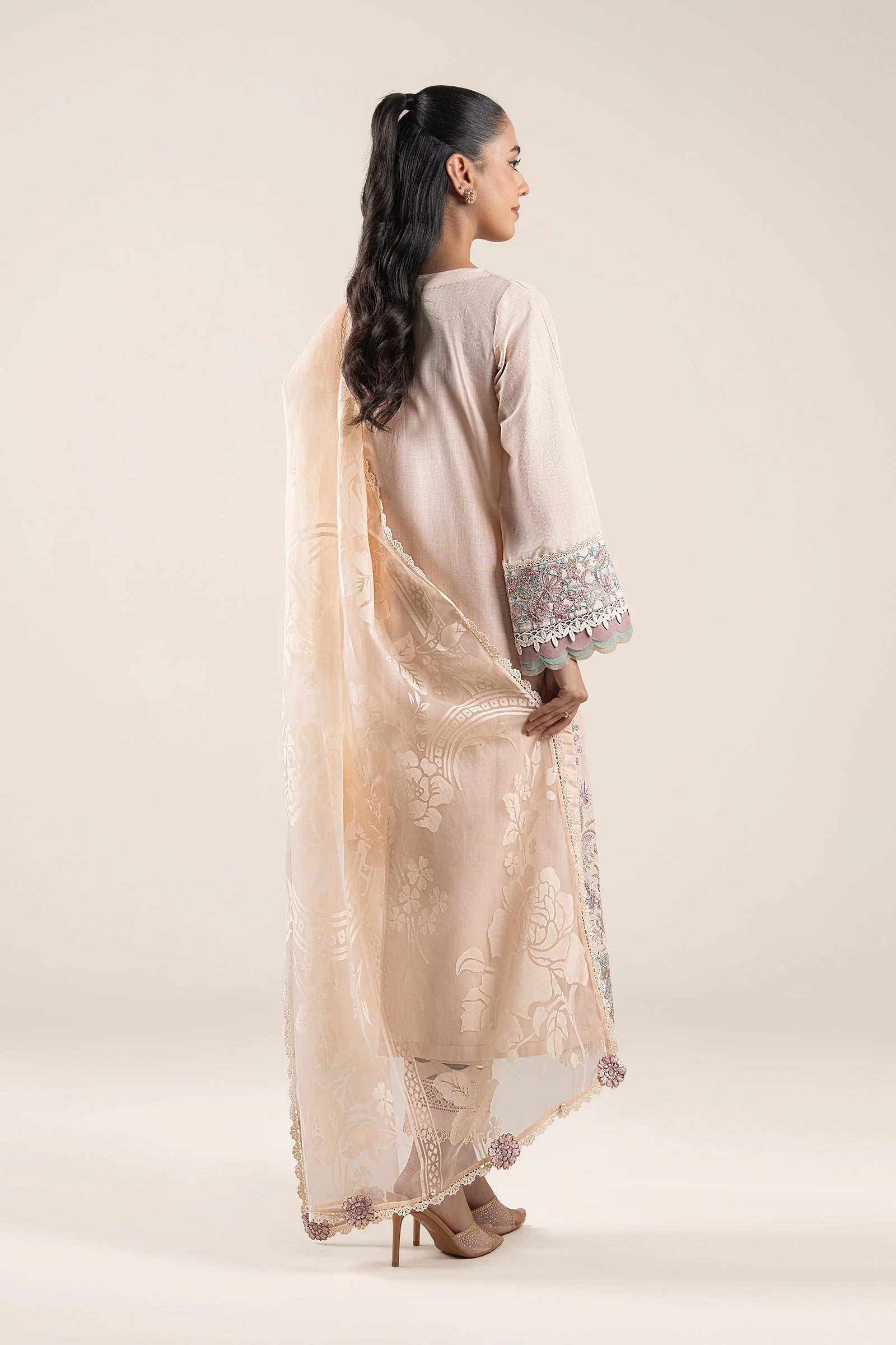 Maria B 3Pc Embroidered Lawn Suit MB-CS25-139 gulbuy.com