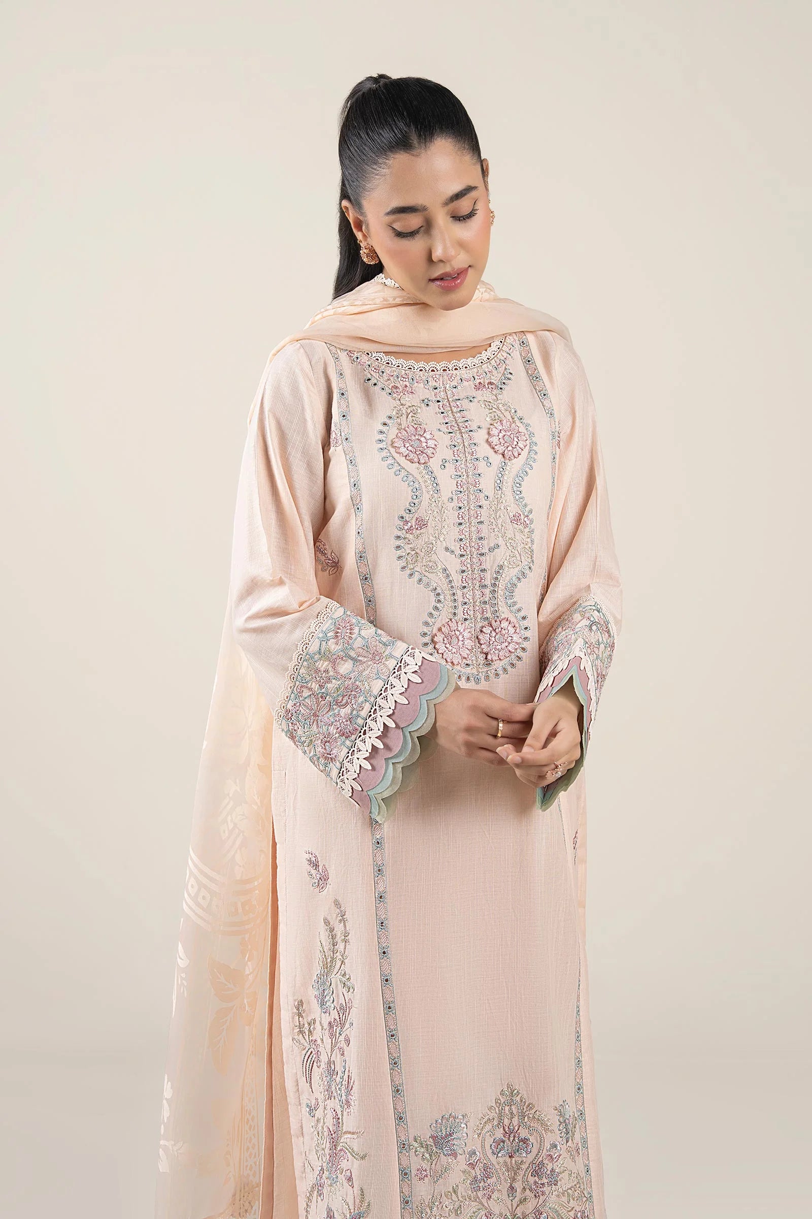 Maria B 3Pc Embroidered Lawn Suit MB-CS25-139 gulbuy.com