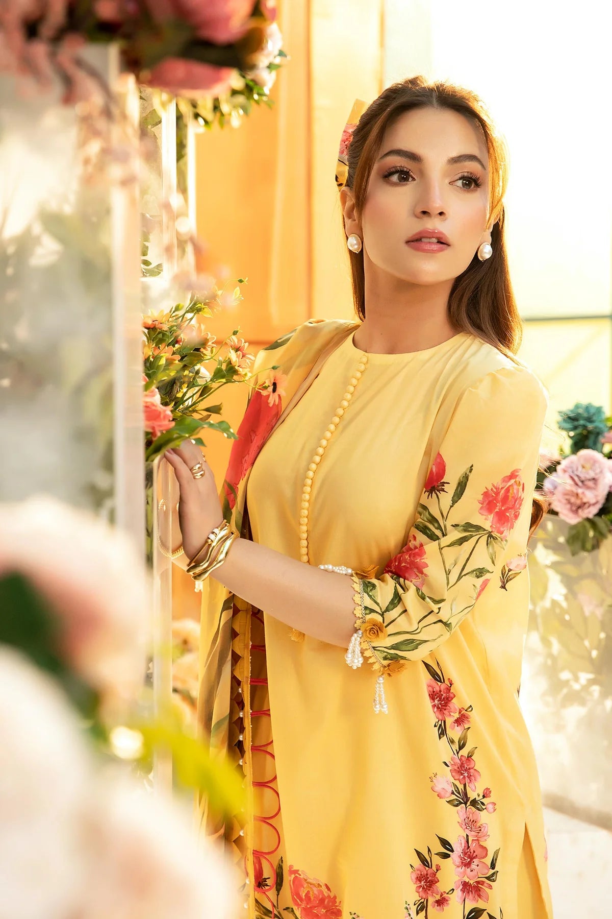 Maria B 3Pc Embroidered Lawn Suit MB-CUS25-701A gulbuy.com