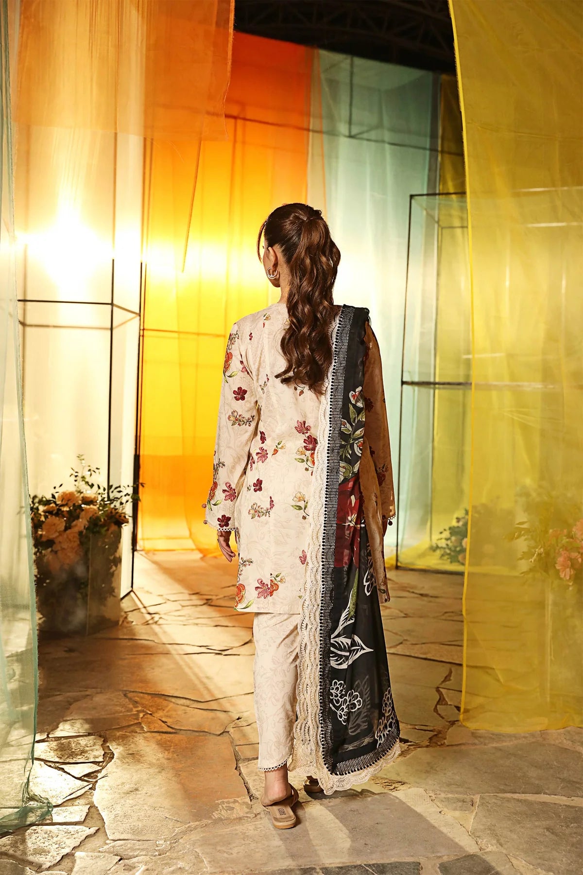 Maria B 3Pc Embroidered Lawn Suit MB-CUS25-702B gulbuy.com